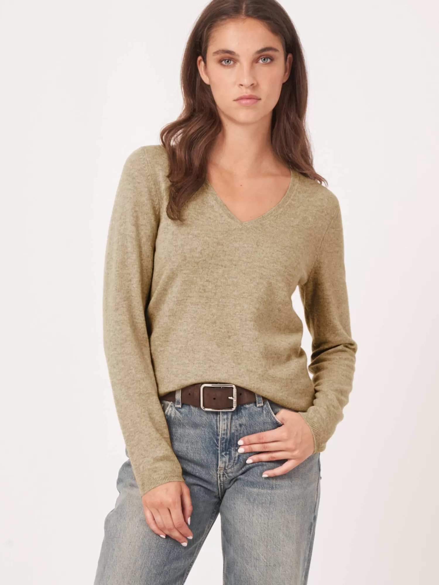 REPEAT cashmere Truien | Organic Cashmere*Basic V-hals trui van cashmere wolmix Mustard