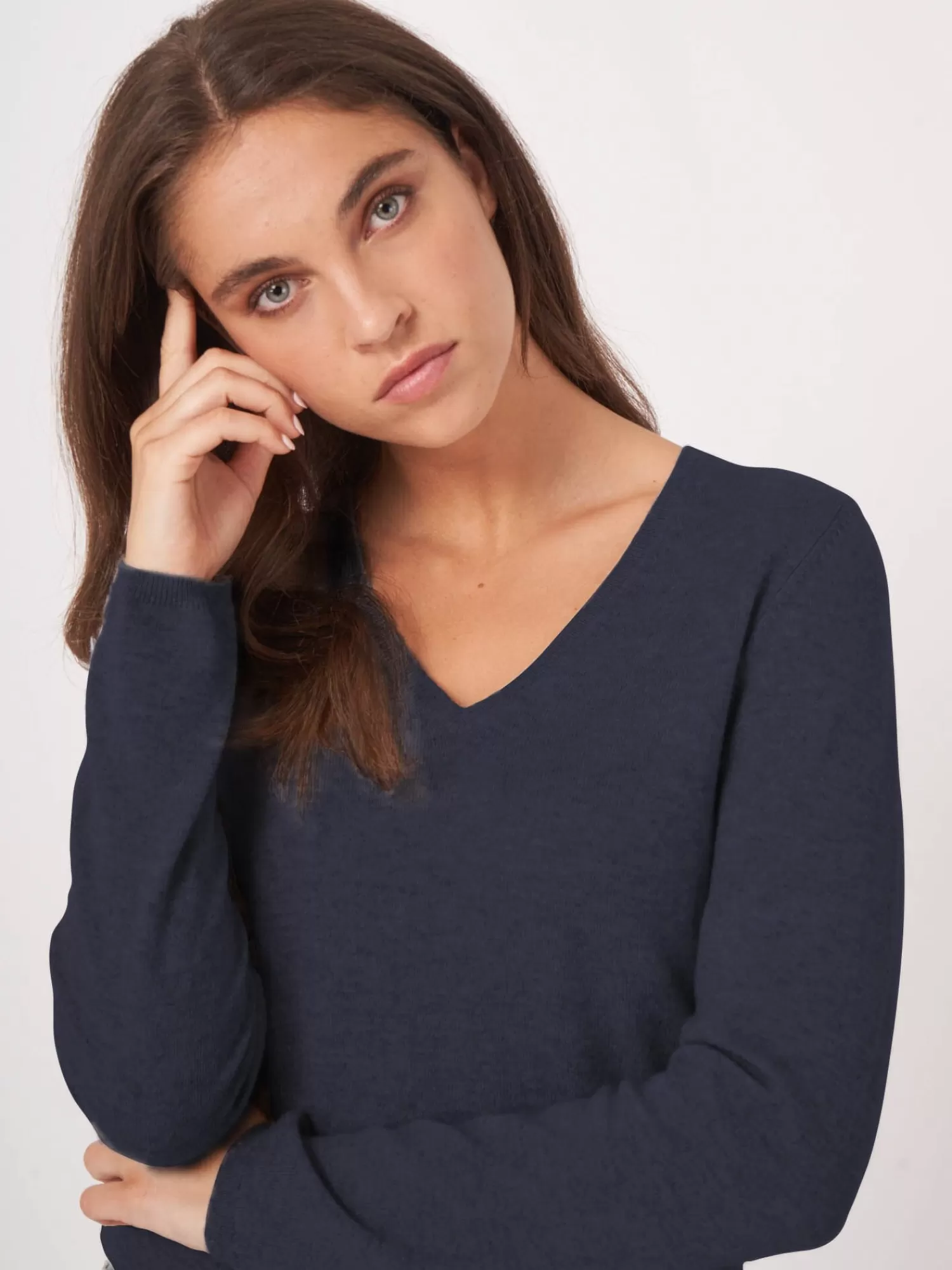 REPEAT cashmere Truien | Organic Cashmere*Basic V-hals trui van cashmere wolmix Midnight