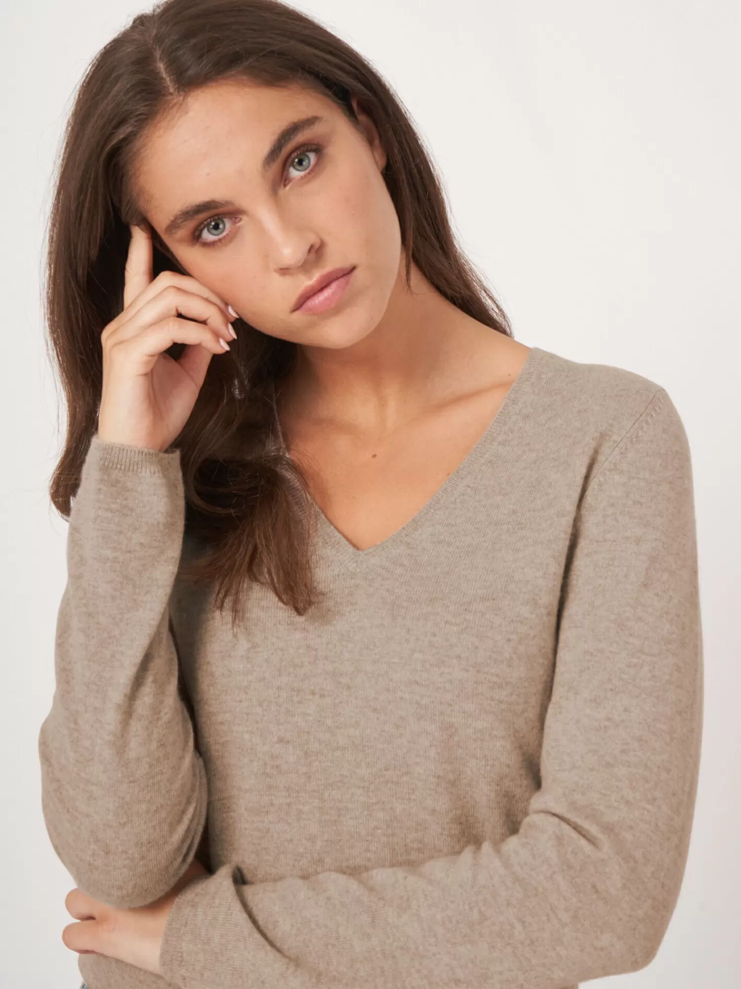 REPEAT cashmere Truien | Organic Cashmere*Basic V-hals trui van cashmere wolmix Pebble