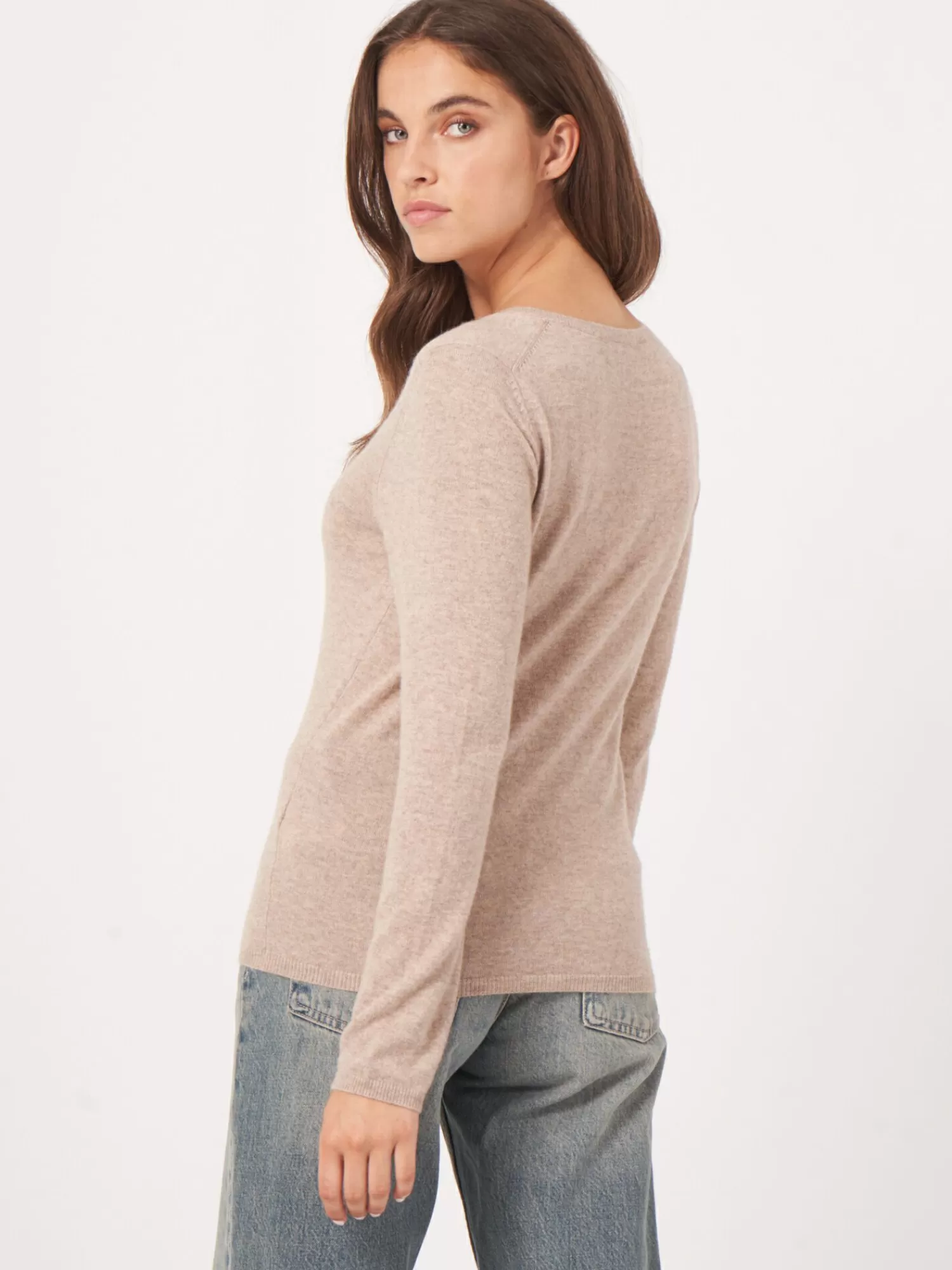 REPEAT cashmere Truien | Organic Cashmere*Basic V-hals trui van cashmere wolmix Sand