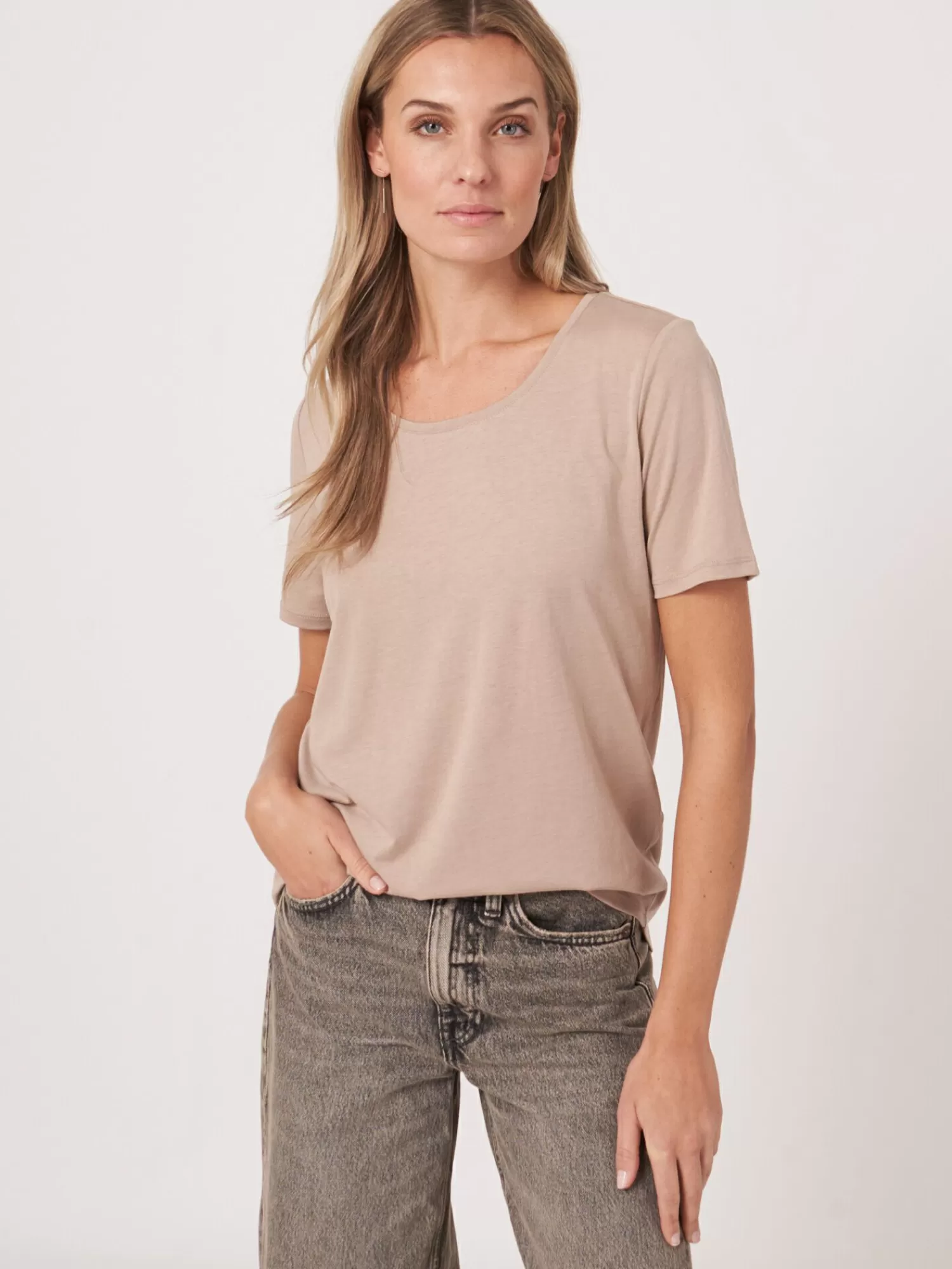 REPEAT cashmere Tops*Basic dames T-shirt Pebble