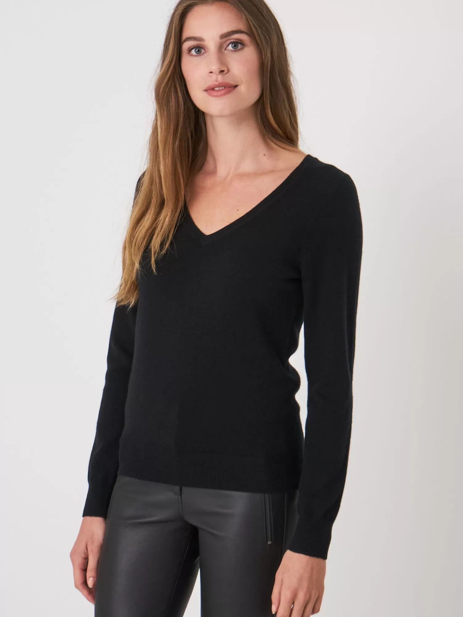 REPEAT cashmere Truien | Organic Cashmere*Basic organisch cashmere V-hals trui Black