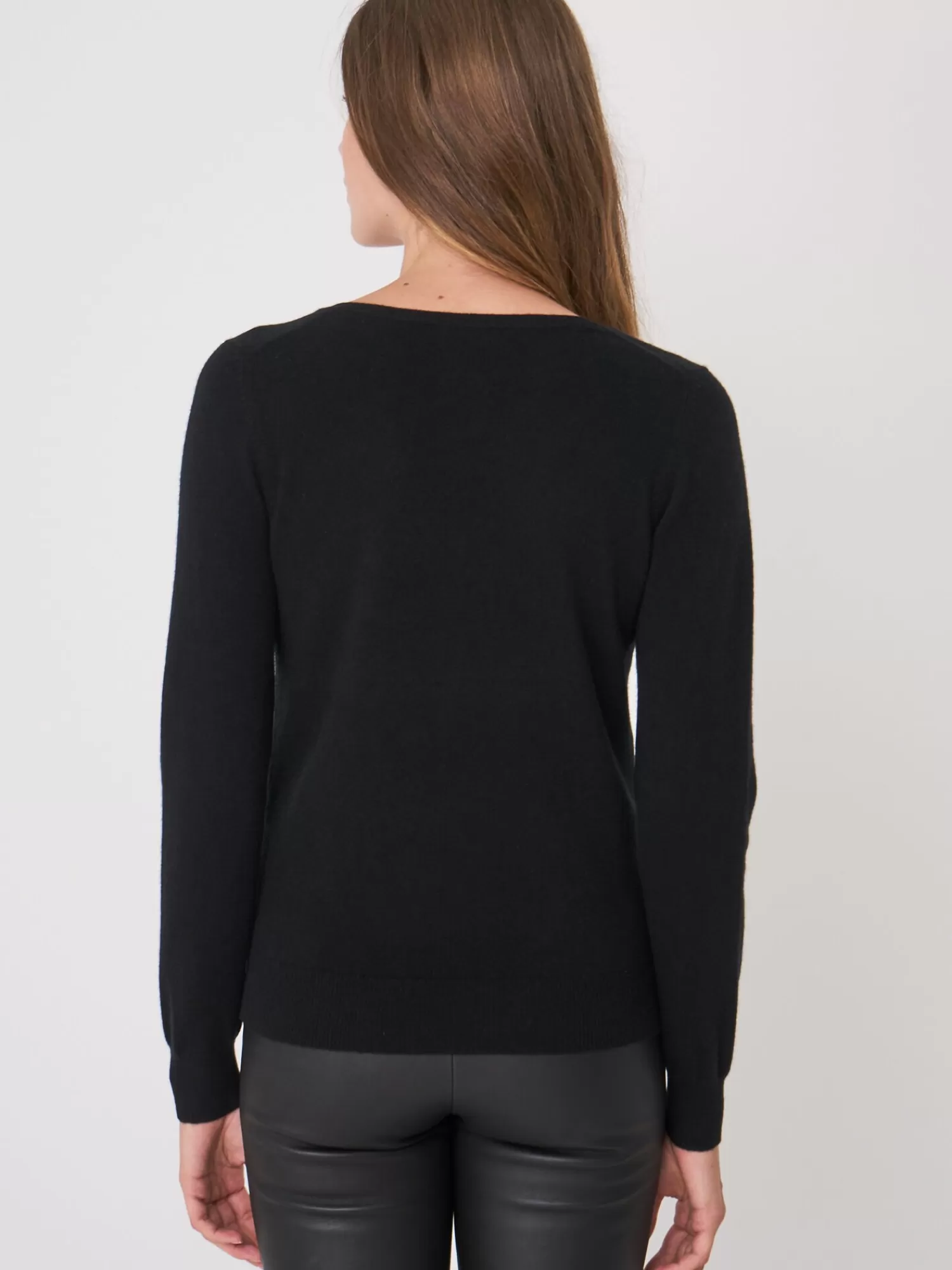 REPEAT cashmere Truien | Organic Cashmere*Basic organisch cashmere V-hals trui Black