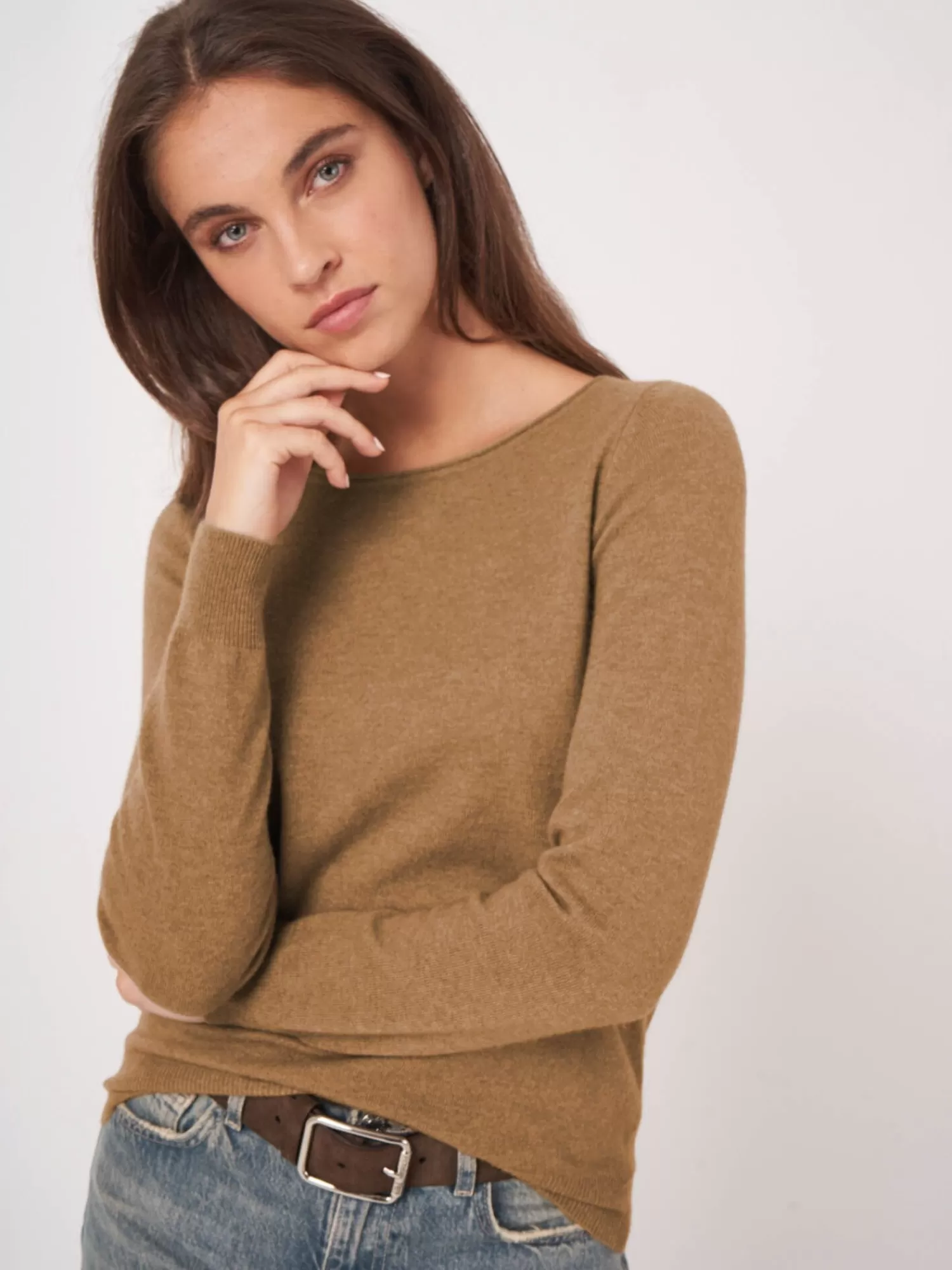 REPEAT cashmere Truien | Organic Cashmere*Basic trui met boothals van cashmere wolmix Camel