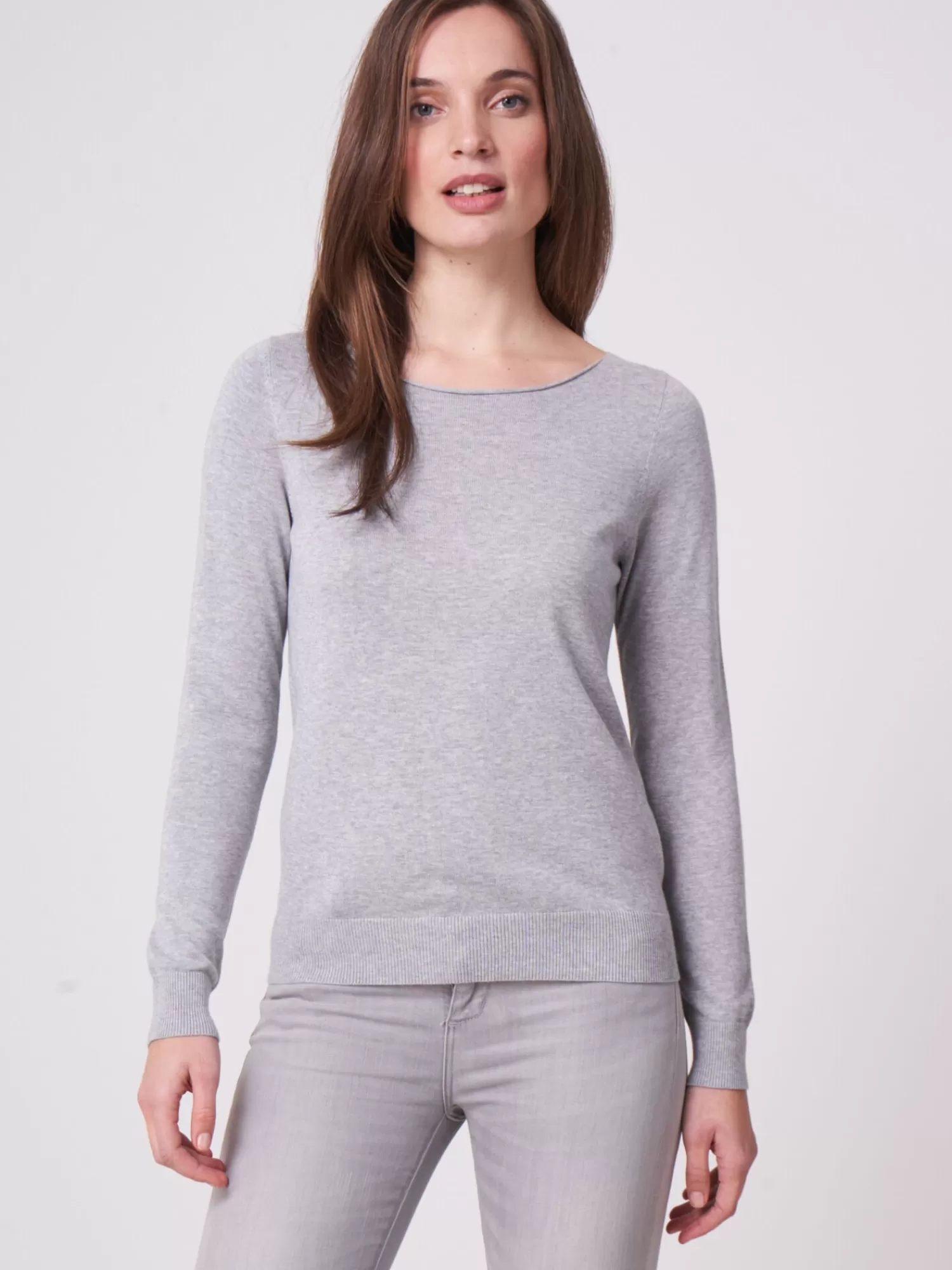 REPEAT cashmere Truien*Basic trui met boothals van katoenmix Grey