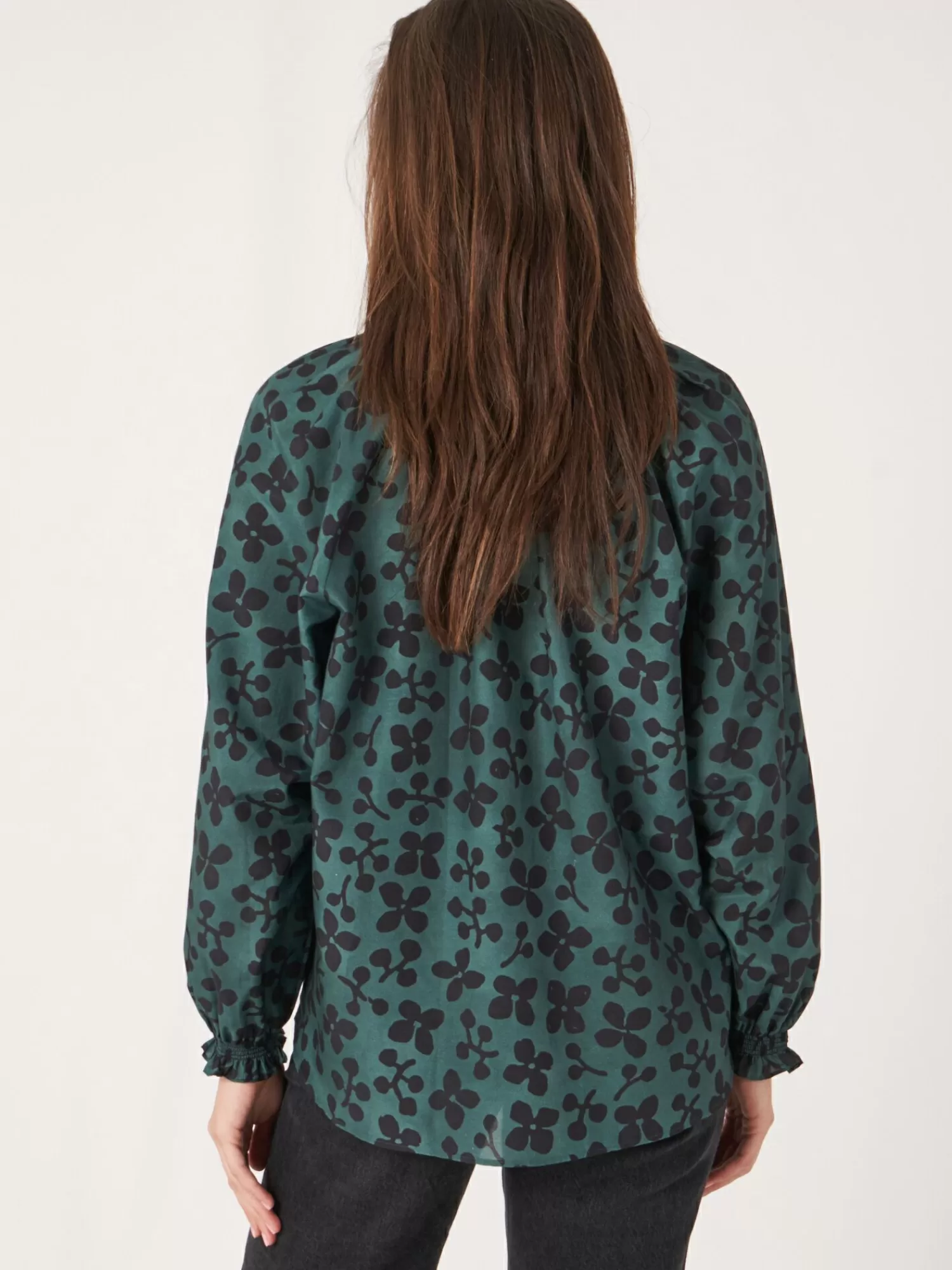 REPEAT cashmere Blouses*Blouse met bloemenprint van katoen-zijde-mix Kelp