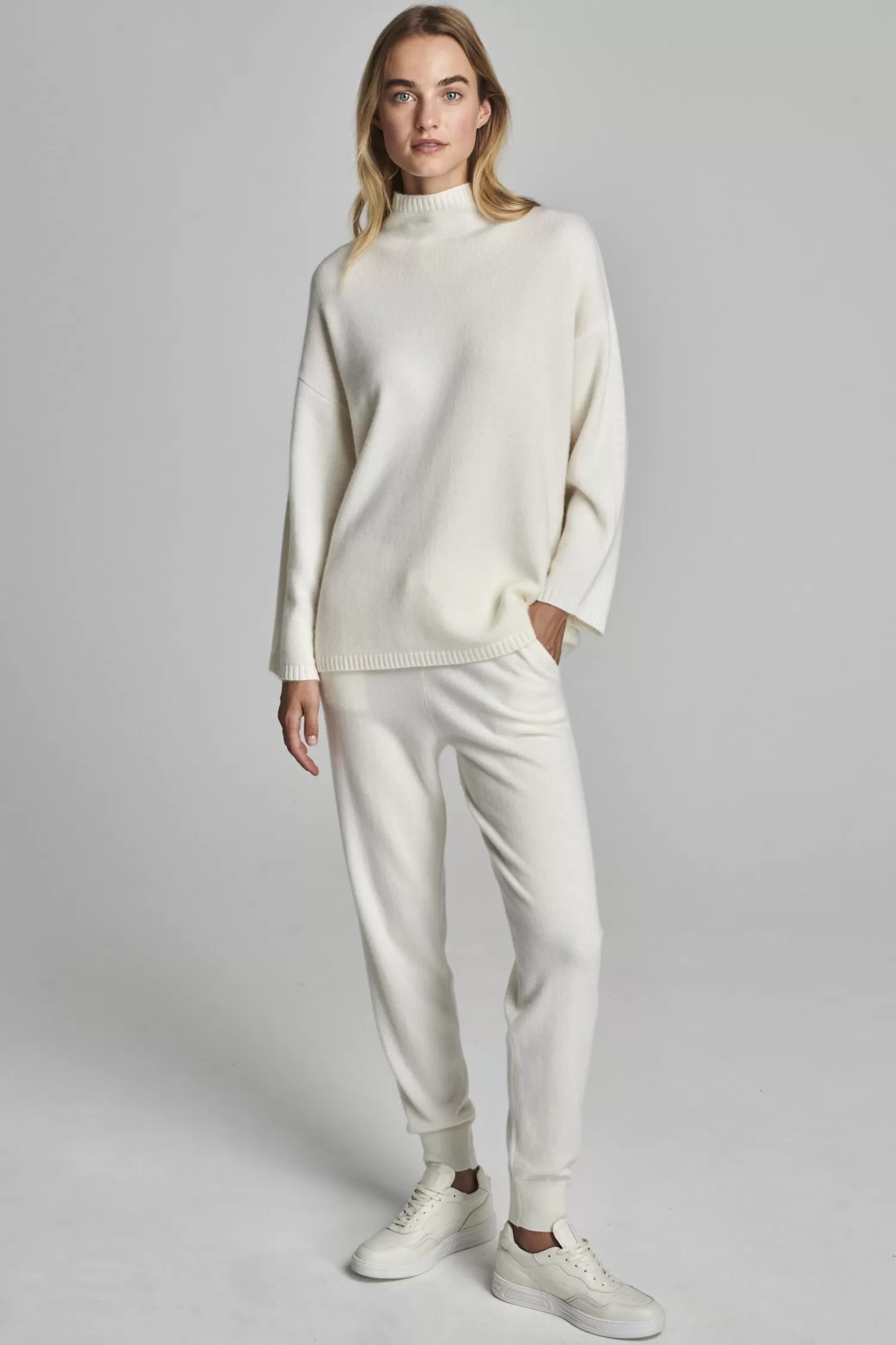 REPEAT cashmere Broeken*Cashmere joggingbroek Cream