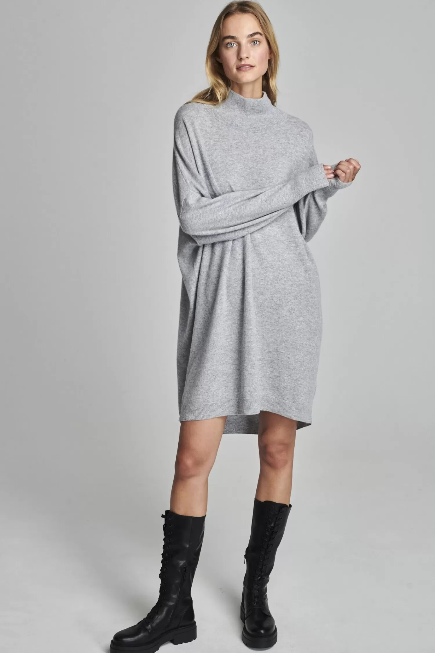 REPEAT cashmere Jurken*Cashmere jurk met opstaande kraag Grey