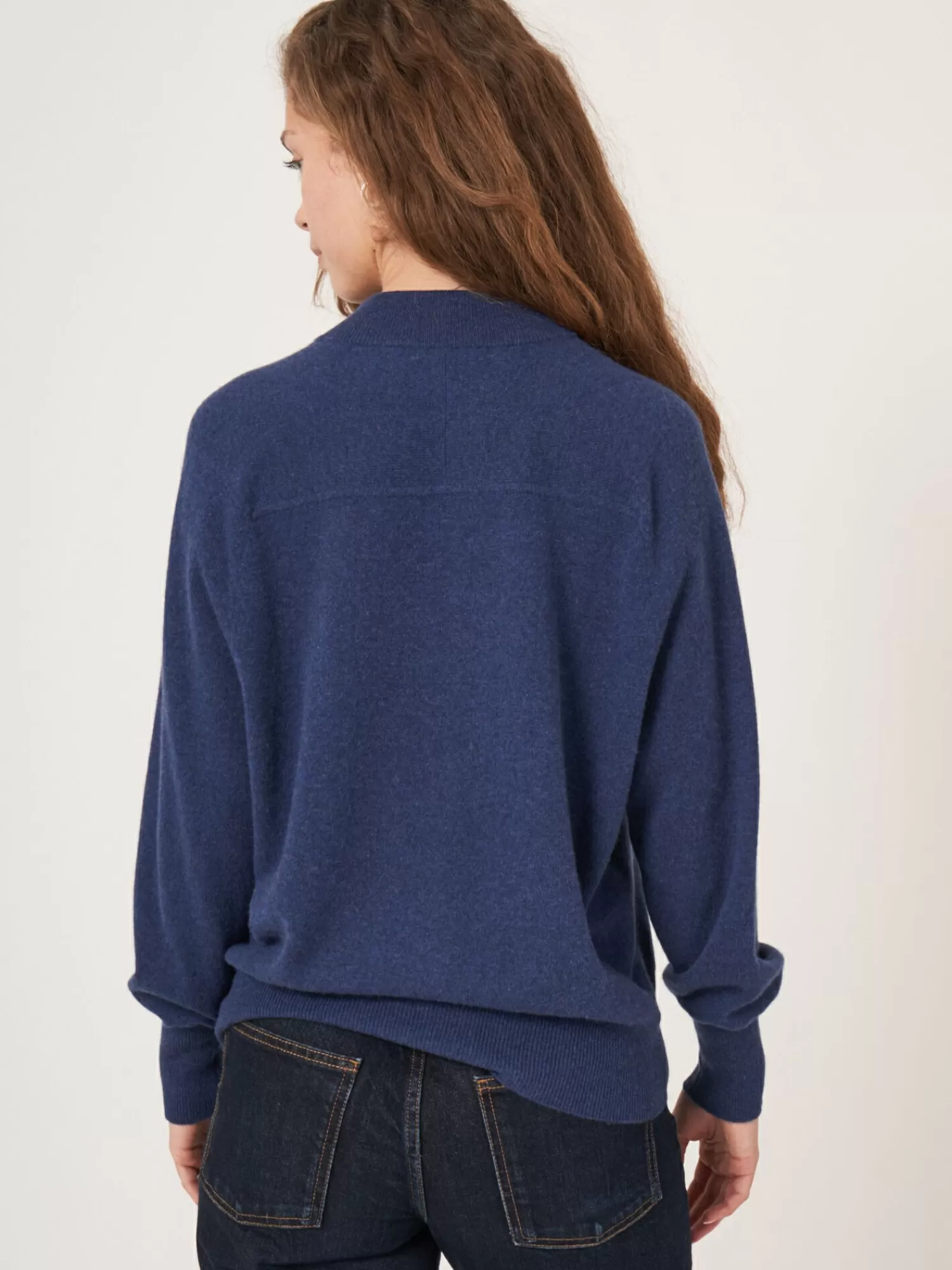 REPEAT cashmere Organic Cashmere*Cashmere trui met baseballkraag en halve knoopsluiting Saphire