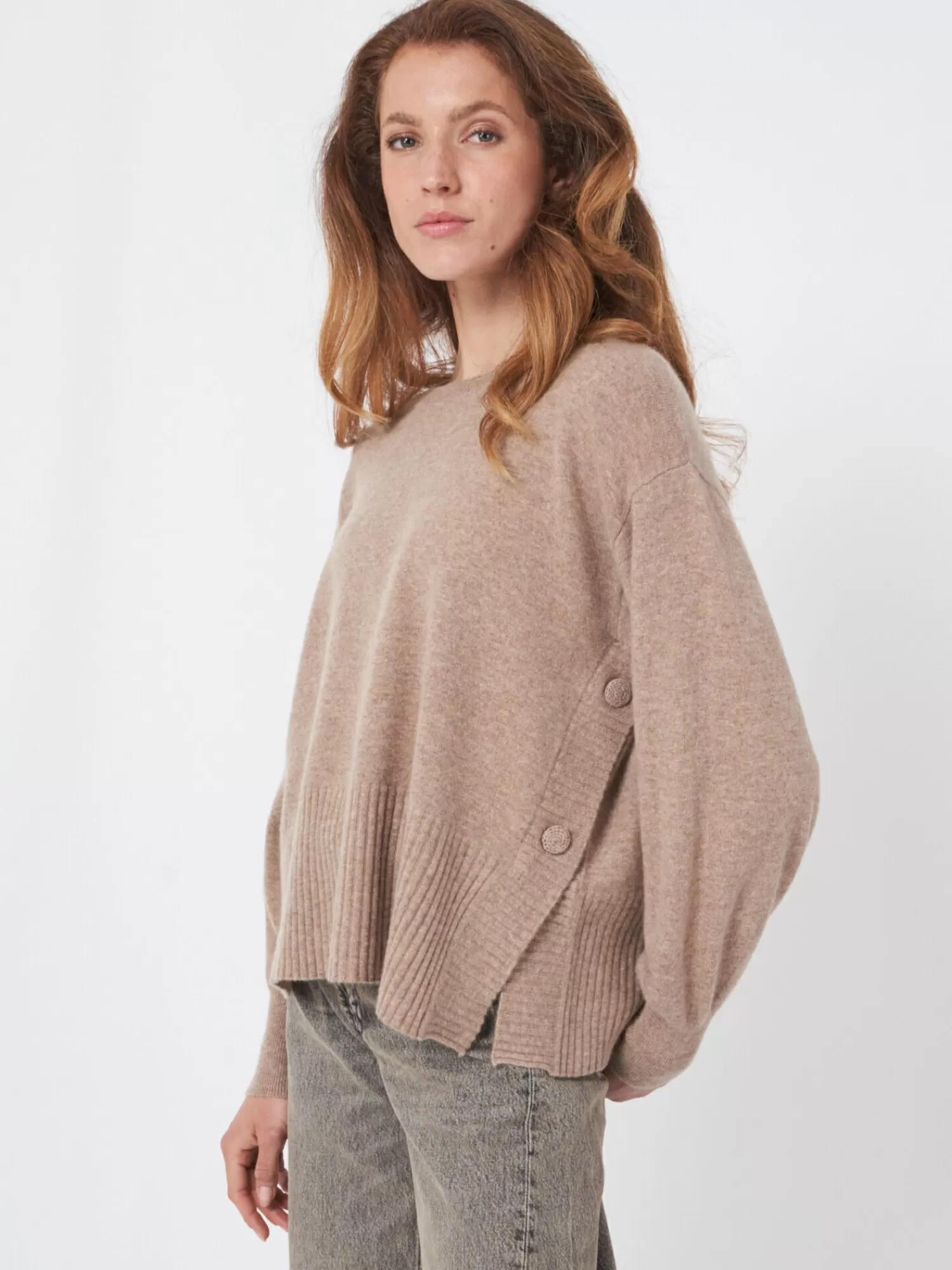 REPEAT cashmere Truien*Cashmere trui met zijknopen Taupe