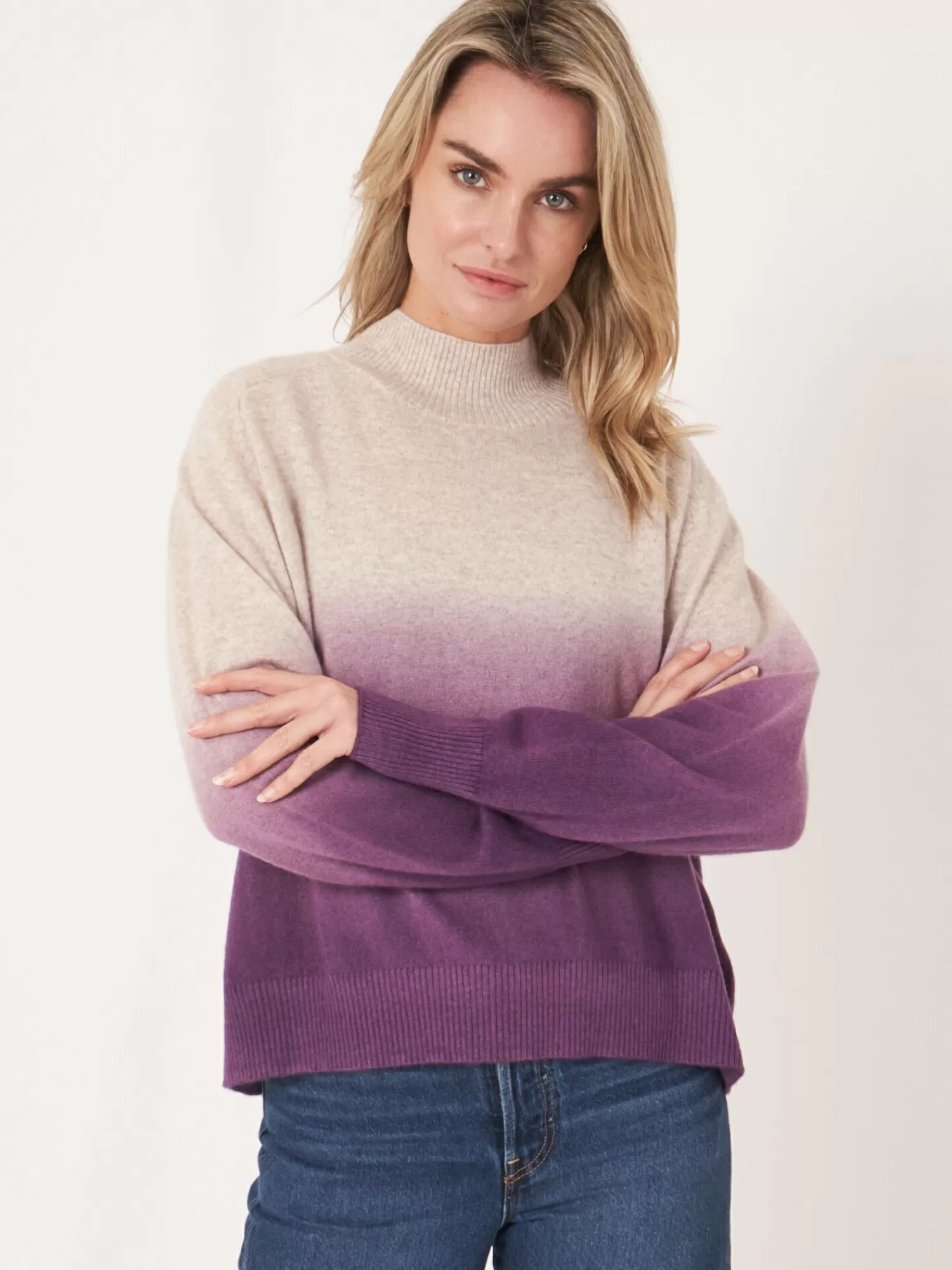 REPEAT cashmere Organic Cashmere | Truien*Dip dye cashmere trui met opstaande kraag Amethyst