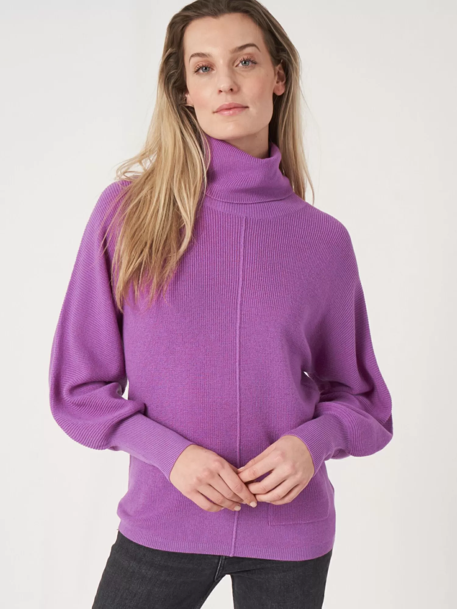 REPEAT cashmere Truien*Fijngebreide coltrui met zakje aan de voorkant Lilac