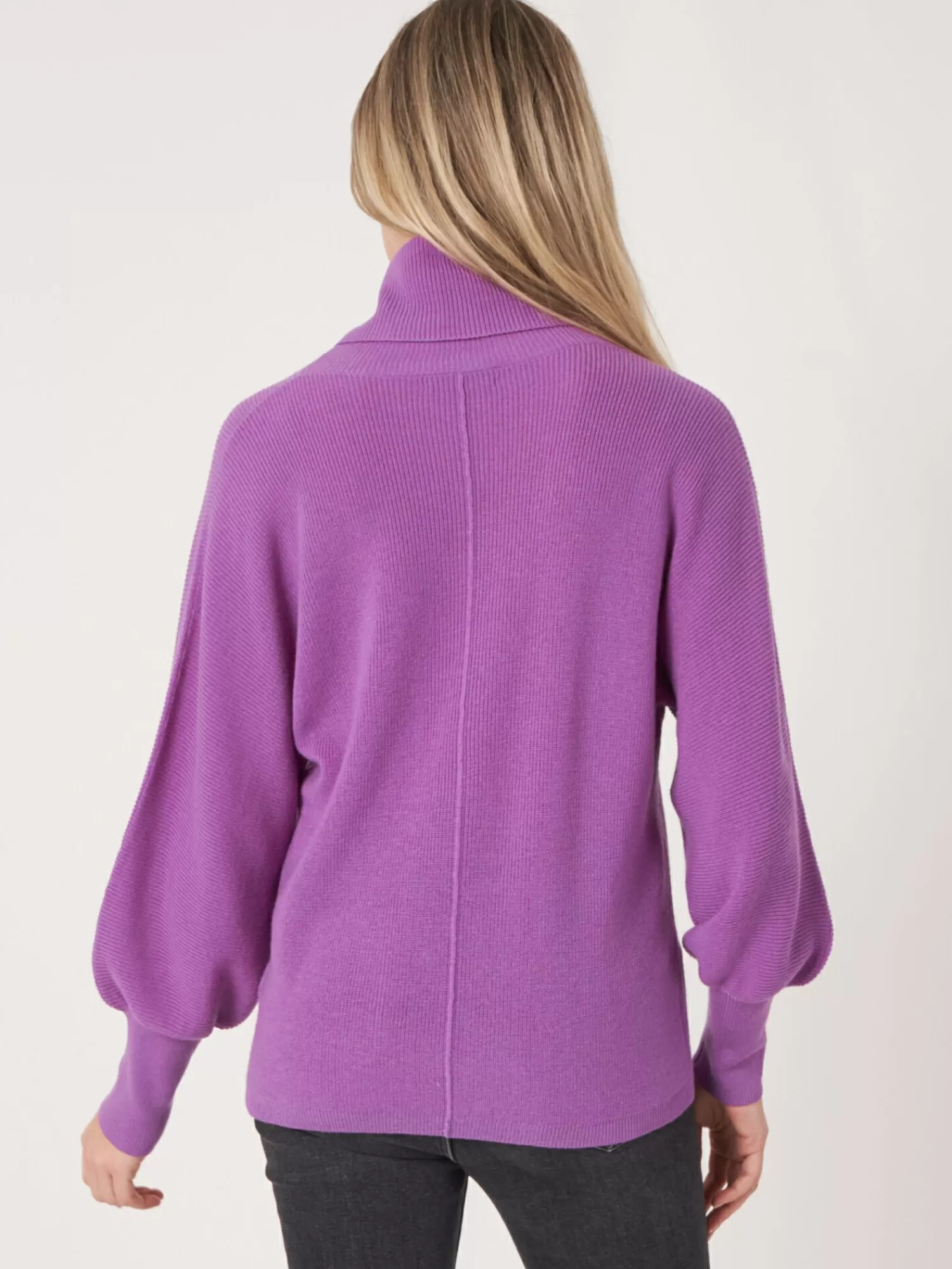 REPEAT cashmere Truien*Fijngebreide coltrui met zakje aan de voorkant Lilac