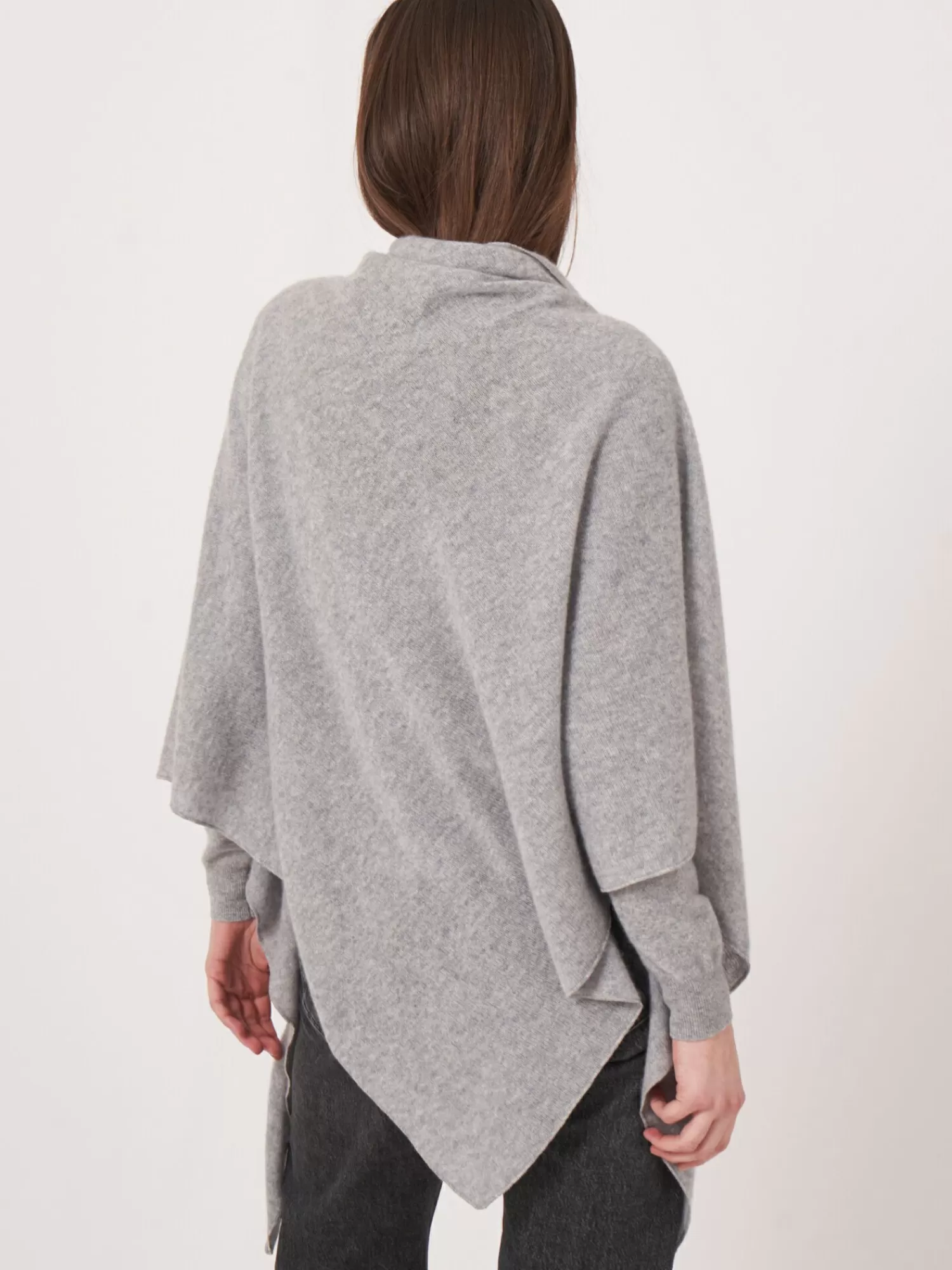 REPEAT cashmere Sjaals | Organic Cashmere*Fijngebreide organisch cashmere driehoekige sjaal LightGrey