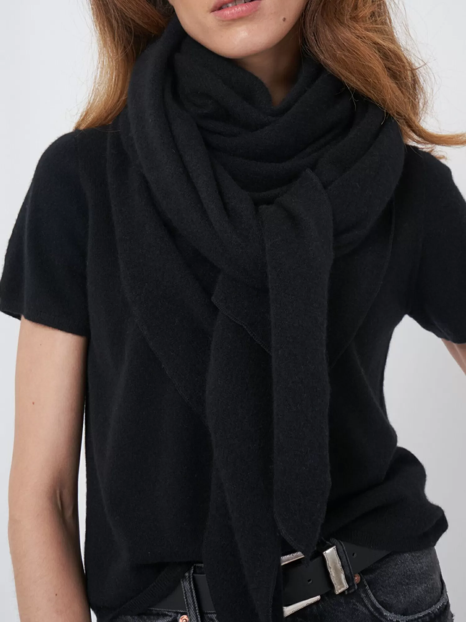 REPEAT cashmere Sjaals | Organic Cashmere*Fijngebreide organisch cashmere driehoekige sjaal Black