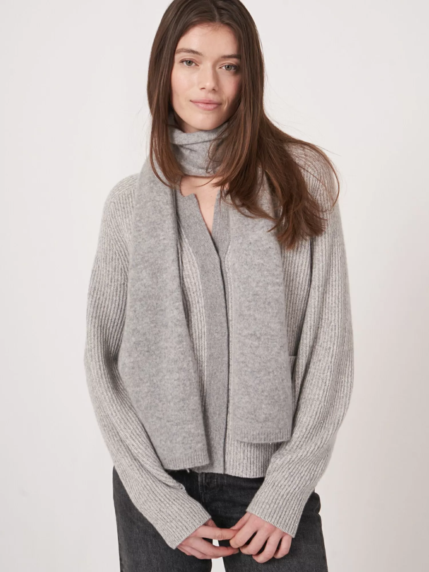 REPEAT cashmere Sjaals | Organic Cashmere*Fijngebreide organisch cashmere sjaal LightGrey