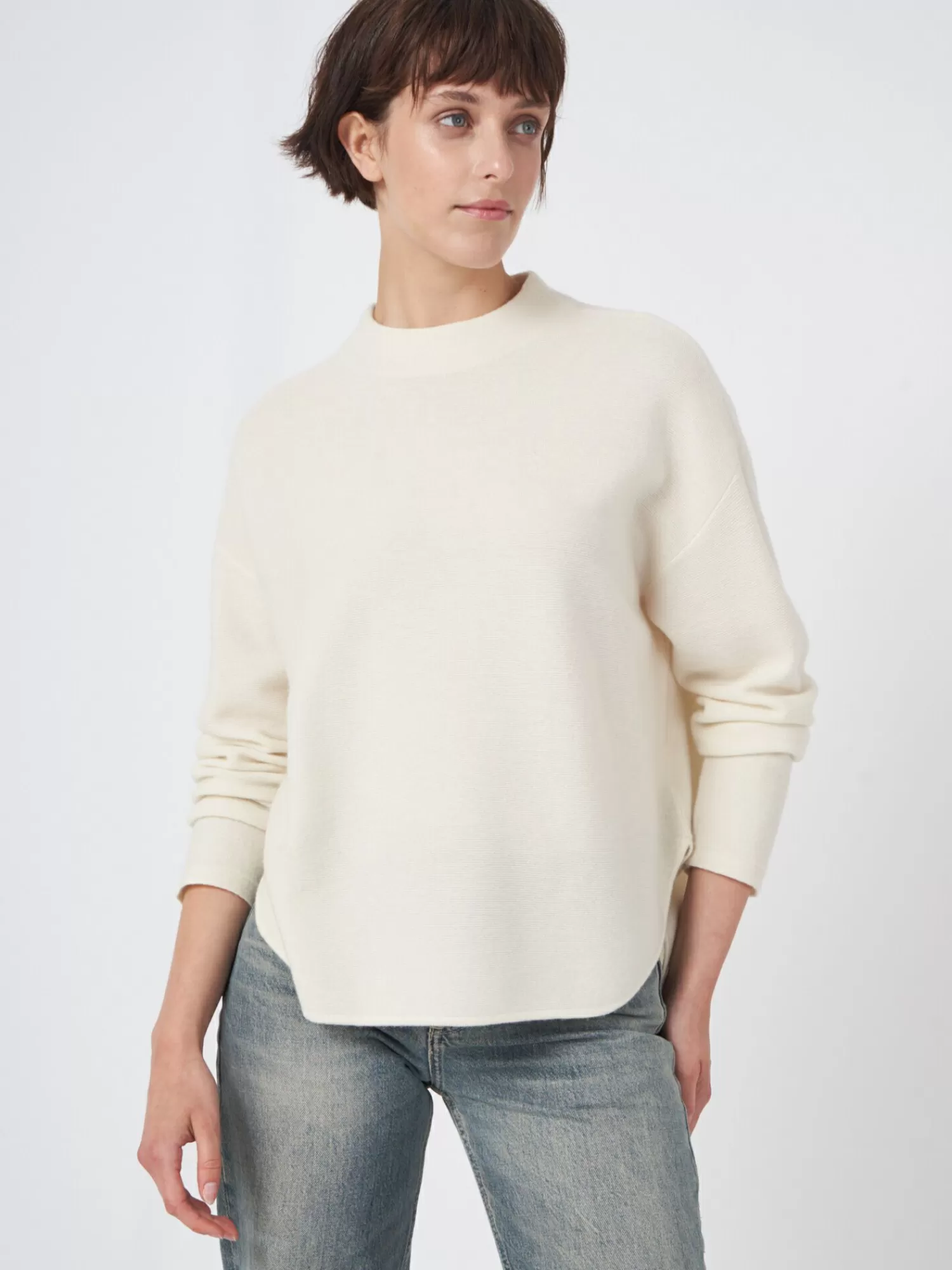 REPEAT cashmere Truien*Fijngebreide trui met ronde zoom Cream