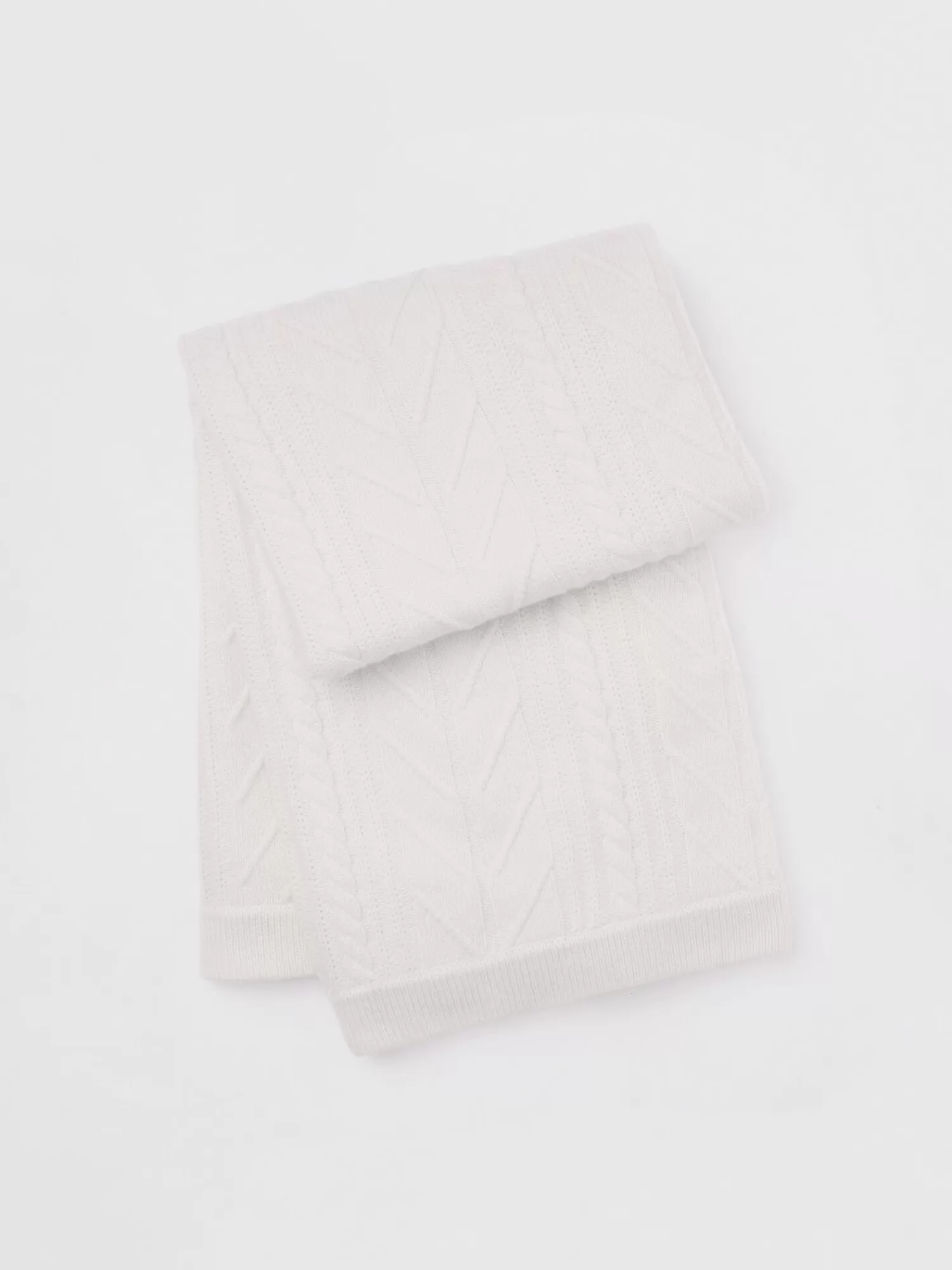 REPEAT cashmere Organic Cashmere | Accessoires*Gebreide cashmere plaid met kabelpatroon Cream