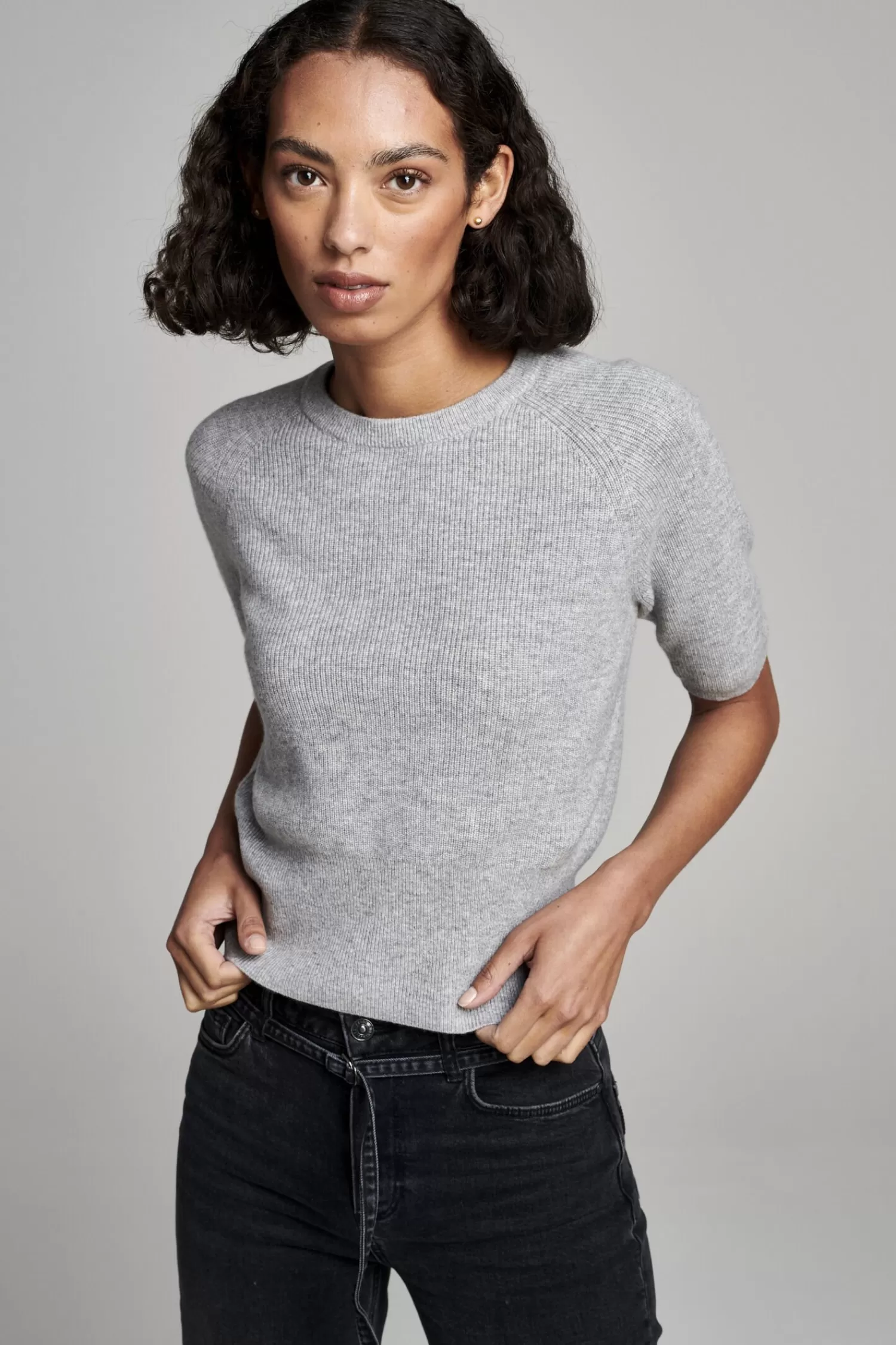 REPEAT cashmere Truien*Geribd sweater met korte mouwen van cashmere Grey