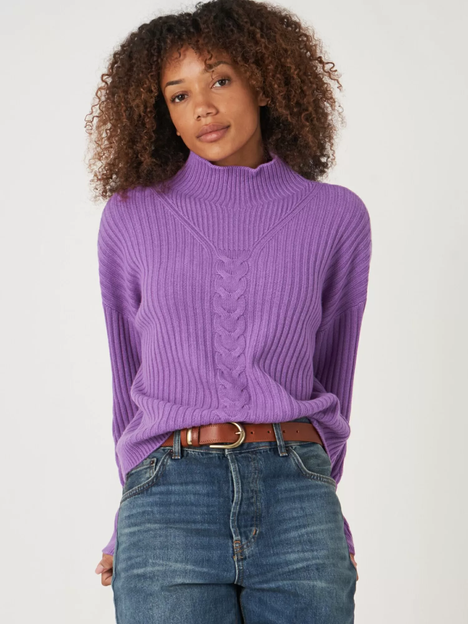 REPEAT cashmere Truien*Geribde trui met hoge kraag en kabel detail Lilac