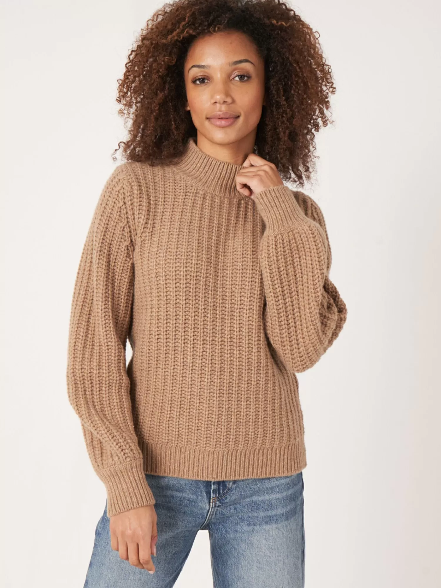 REPEAT cashmere Organic Cashmere | Truien*Grof gebreide cashmere trui met rib Camel