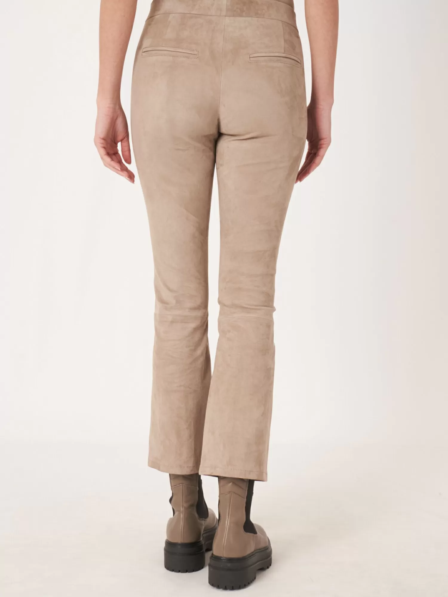 REPEAT cashmere Broeken*Korte bootcut broek van suède Taupe