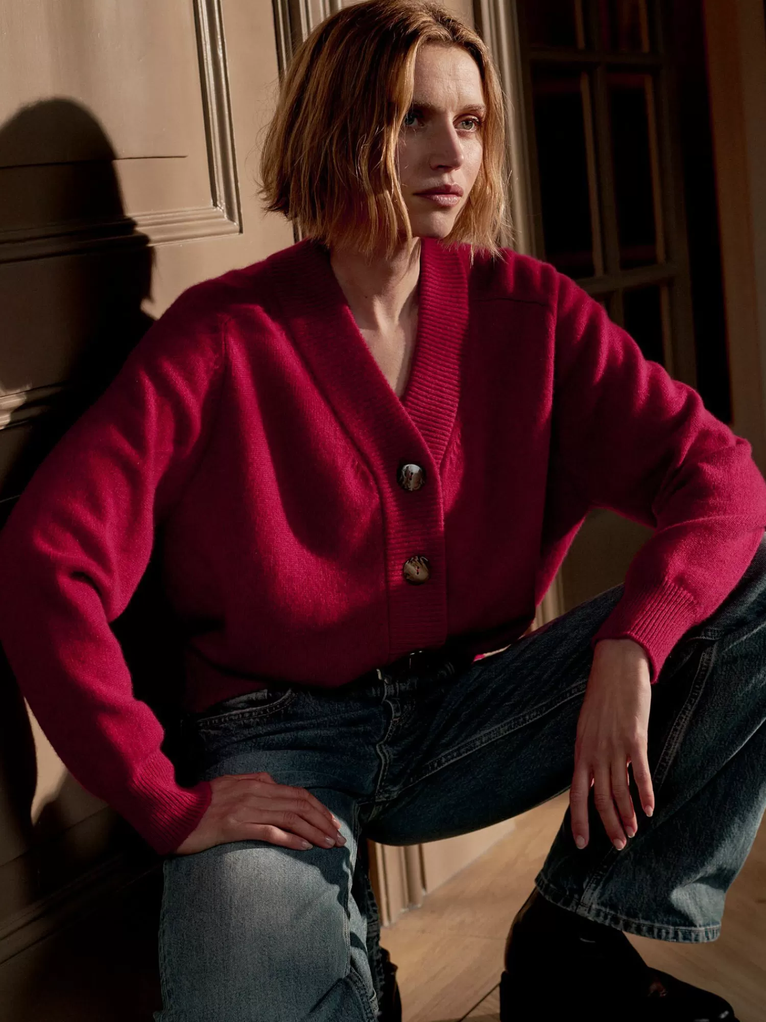 REPEAT cashmere Vesten*Korte cashmere cardigan met oversized knopen Ruby