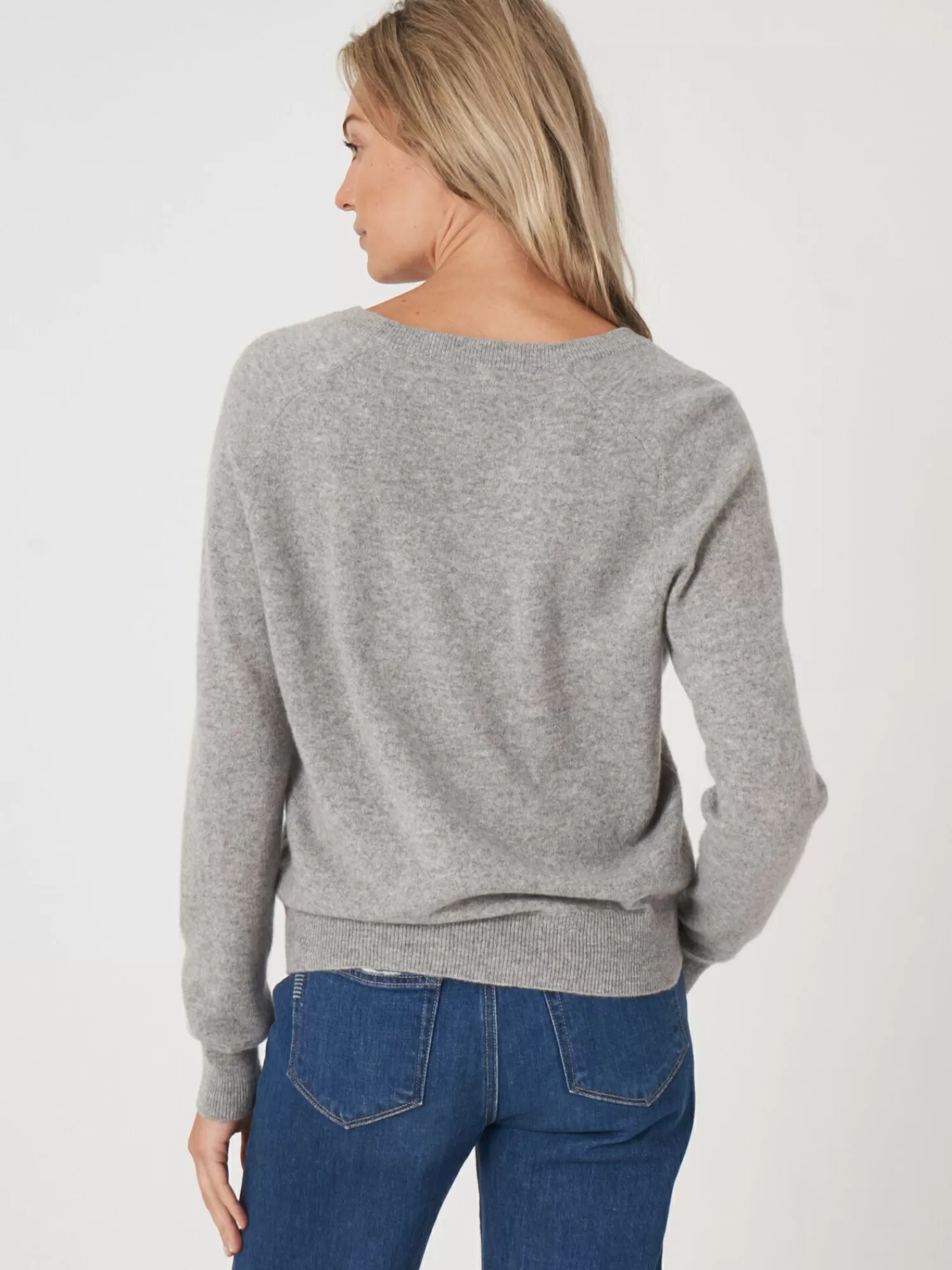 REPEAT cashmere Organic Cashmere | Truien*Lichte cashmere pullover met V-hals LightGrey