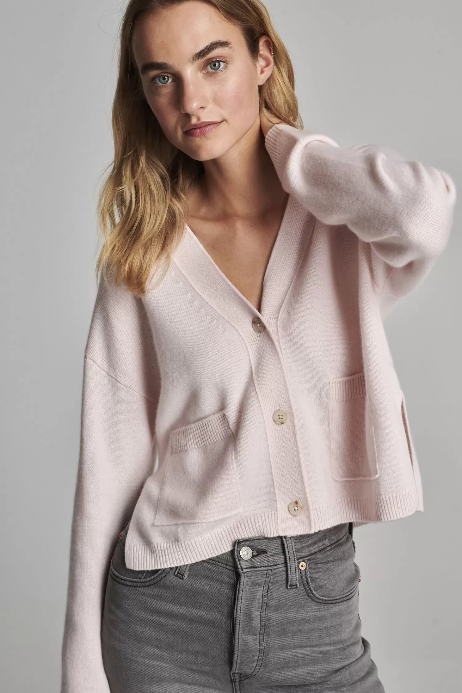 REPEAT cashmere Vesten*Loose fit cashmere vest met knopen Powder