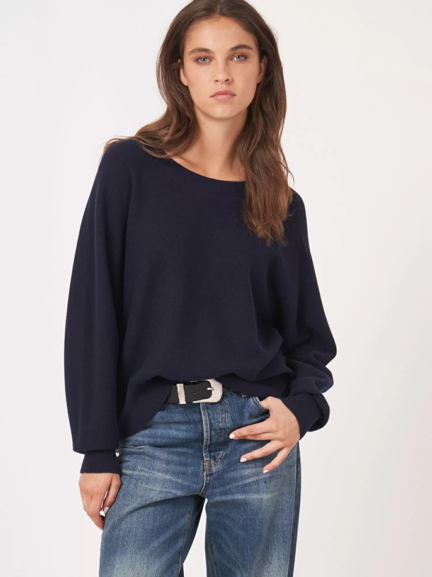 REPEAT cashmere Truien | Organic Cashmere*Naadloos gebreide ronde hals cashmere trui Navy