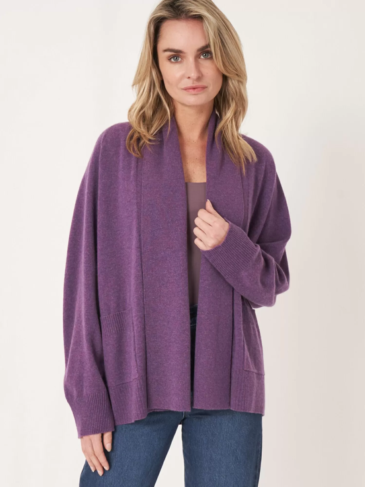 REPEAT cashmere Organic Cashmere | Vesten*Open cashmere open sjaalkraag vest met zakken Amethyst