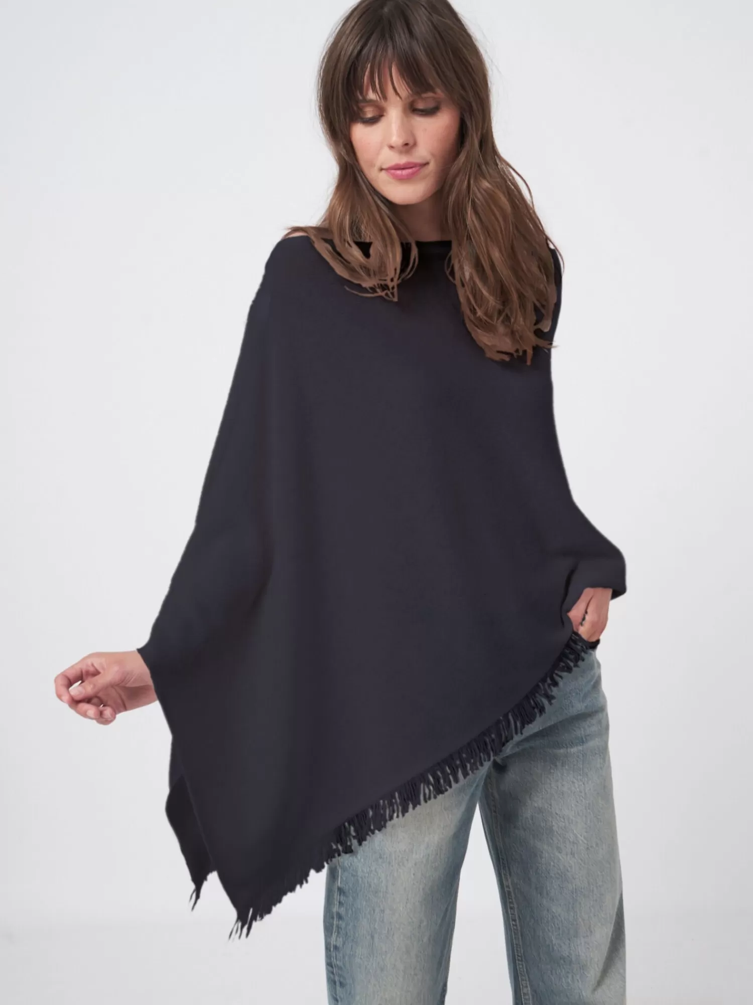 REPEAT cashmere Ponchos*Organisch cashmere poncho met franjes Navy