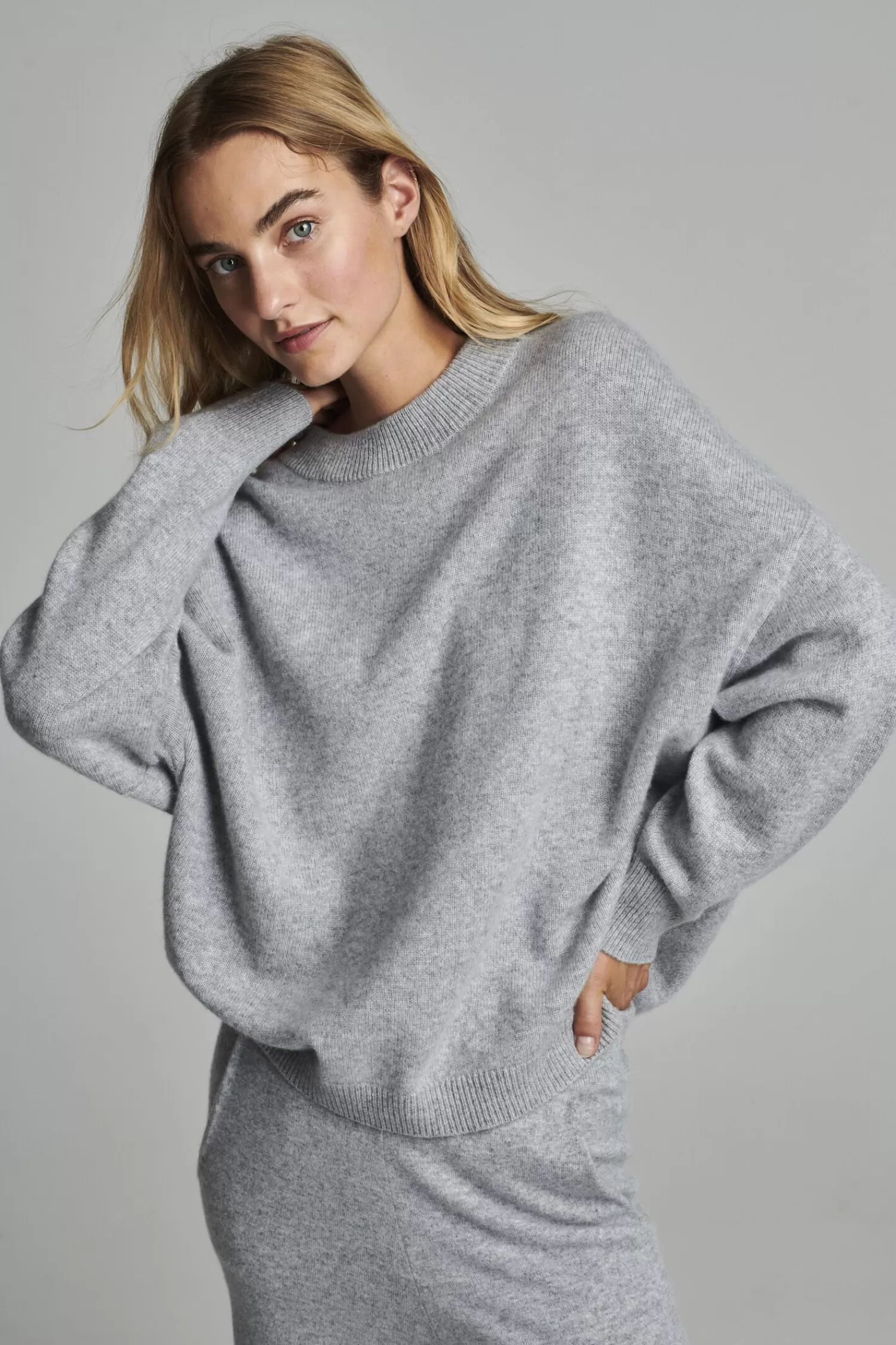 REPEAT cashmere Truien*Oversized cashmere trui Grey