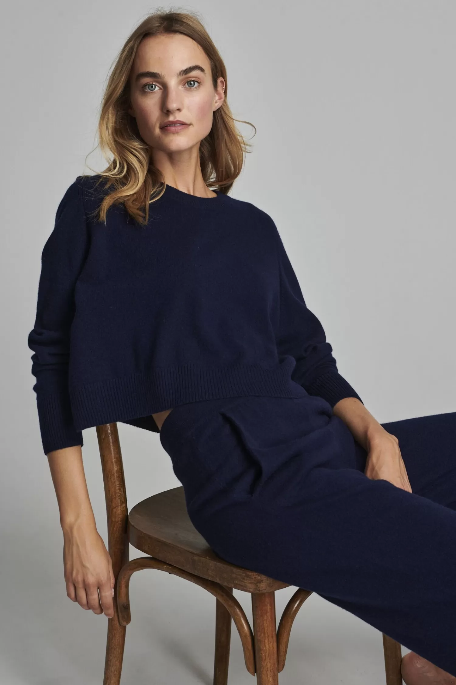 REPEAT cashmere Truien*Oversized cashmere trui met ronde hals Navy