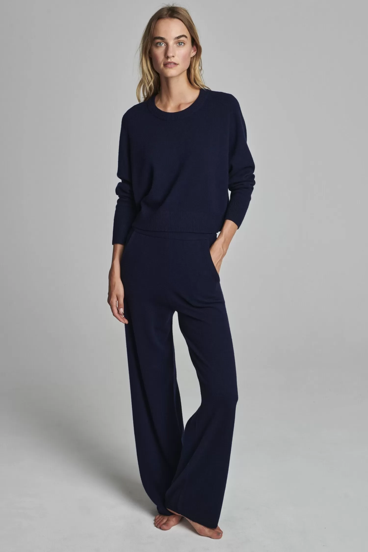 REPEAT cashmere Truien*Oversized cashmere trui met ronde hals Navy