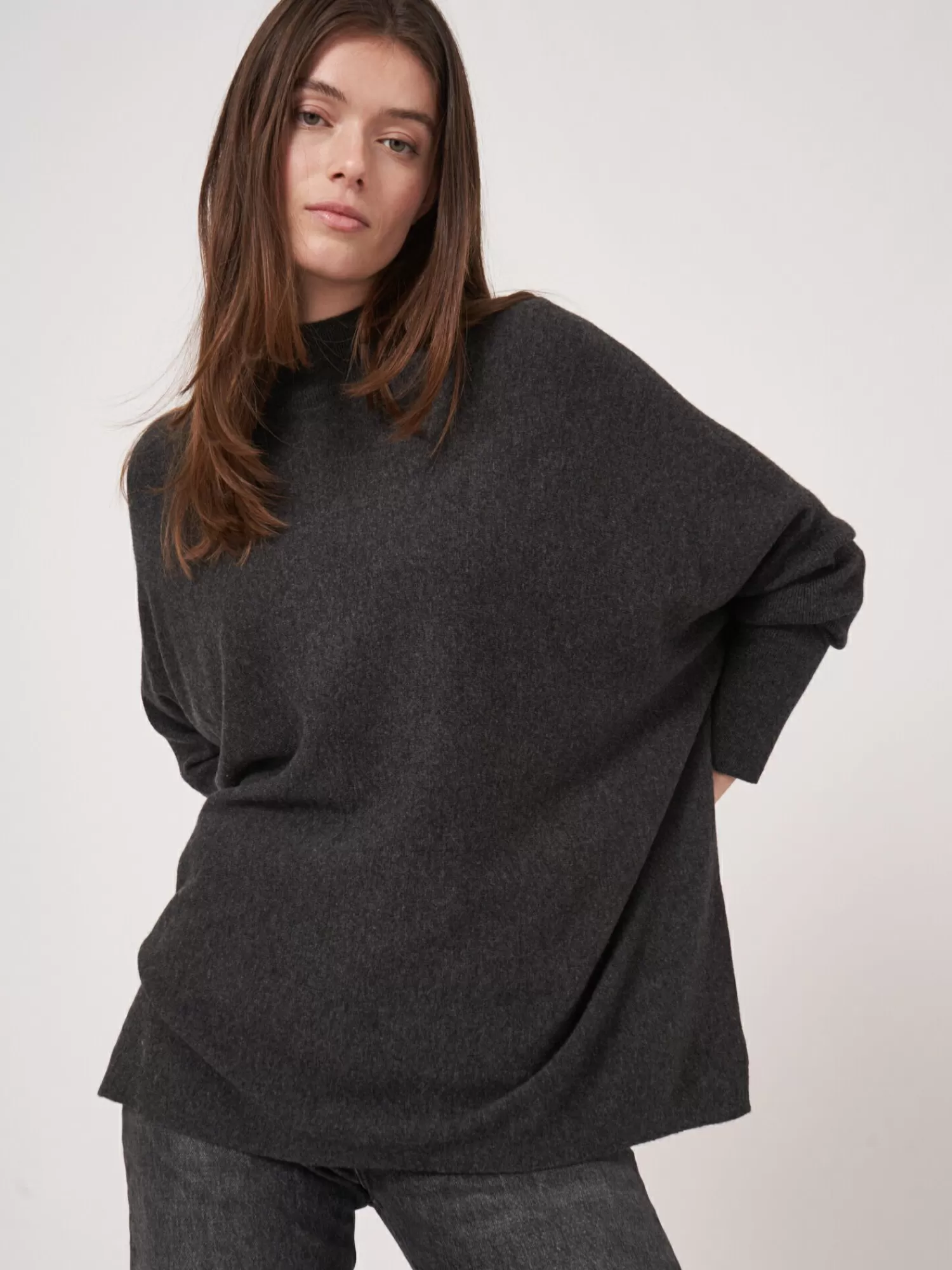 REPEAT cashmere Poncho's | Truien*Oversized fijn gebreide poncho trui van cashmere-mix Charcoal