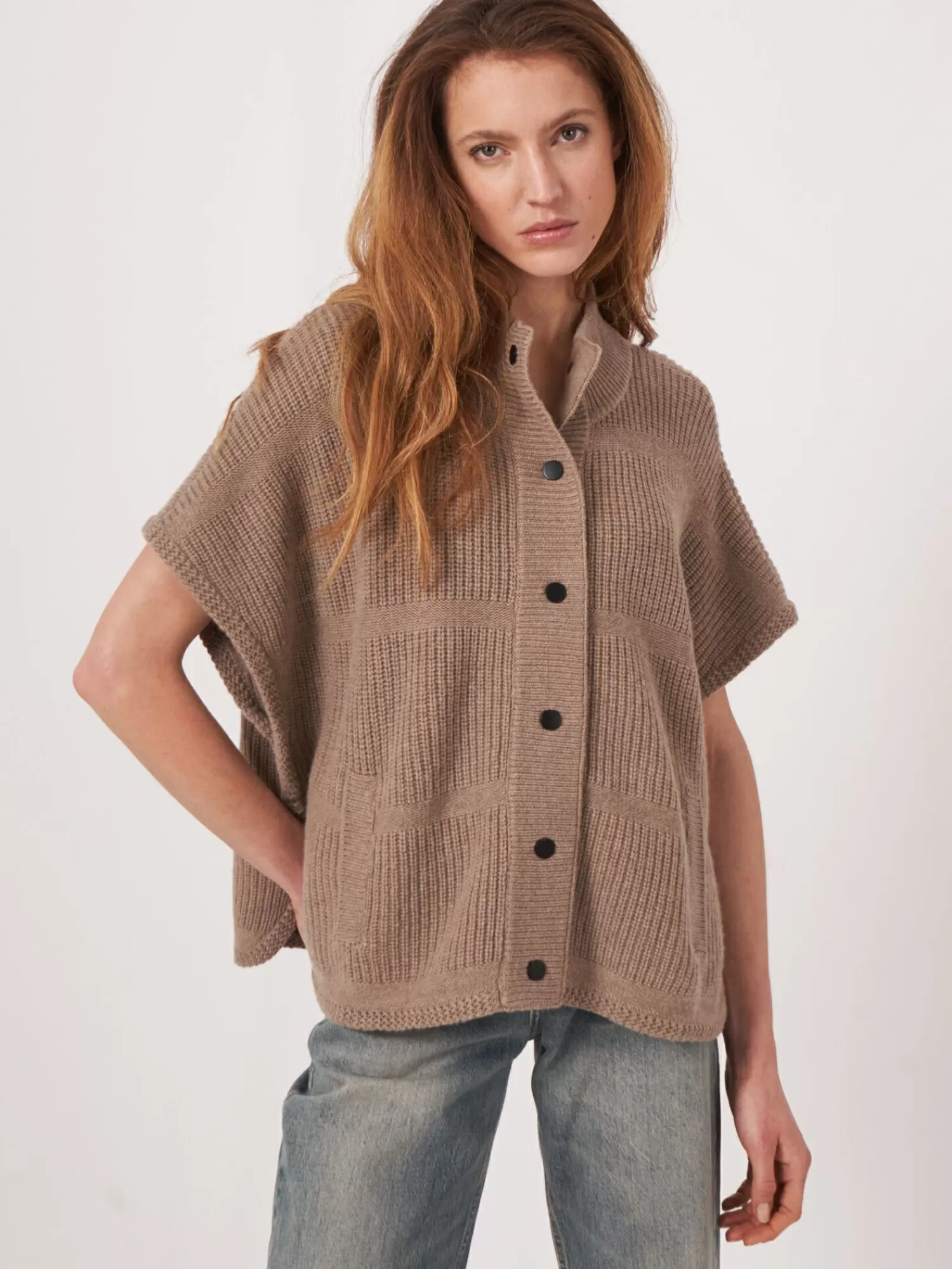 REPEAT cashmere Poncho's*Poncho met drukknopen en verschillende geribde texturen Taupe