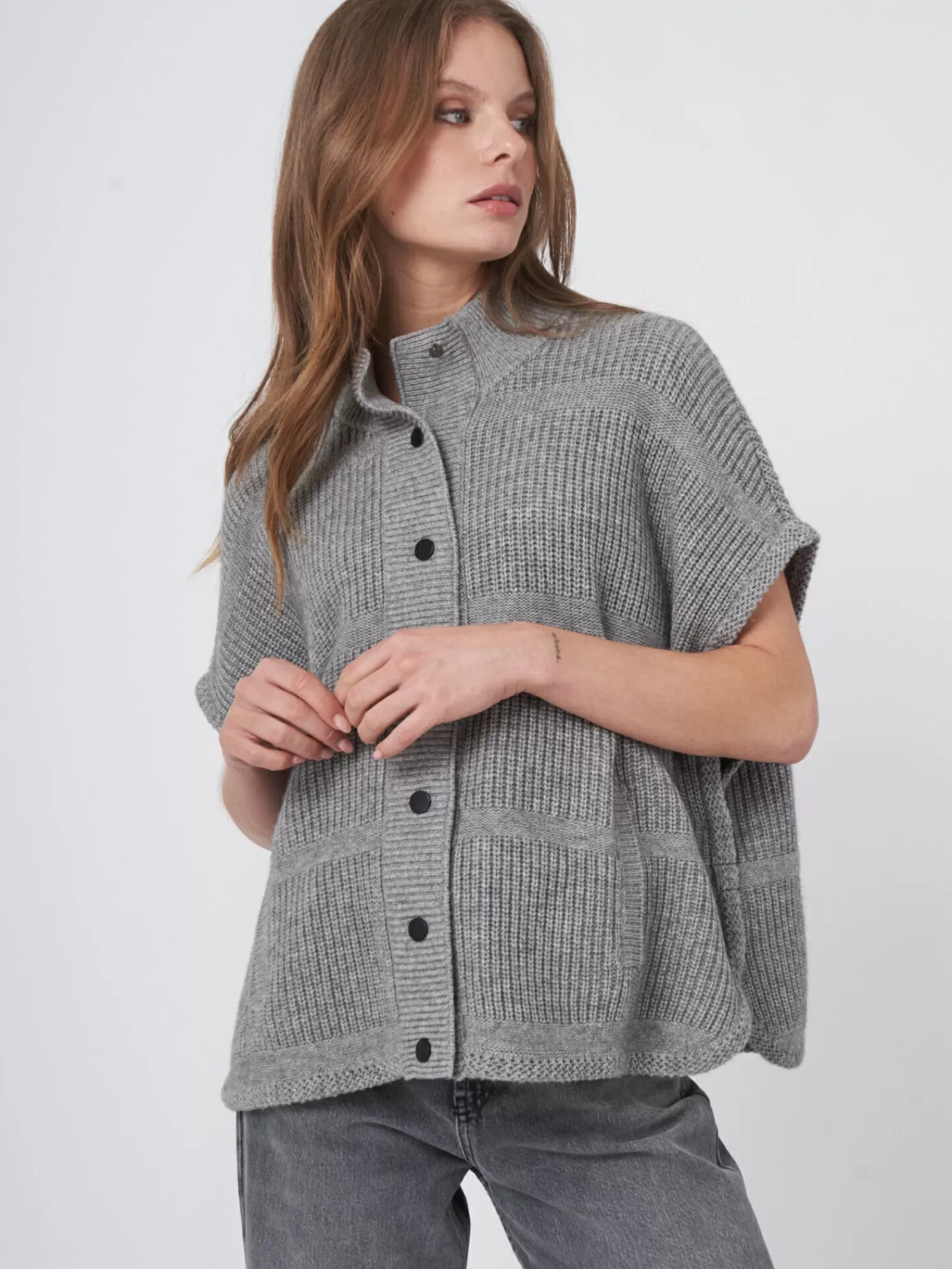 REPEAT cashmere Poncho's*Poncho met drukknopen en verschillende geribde texturen LightGrey