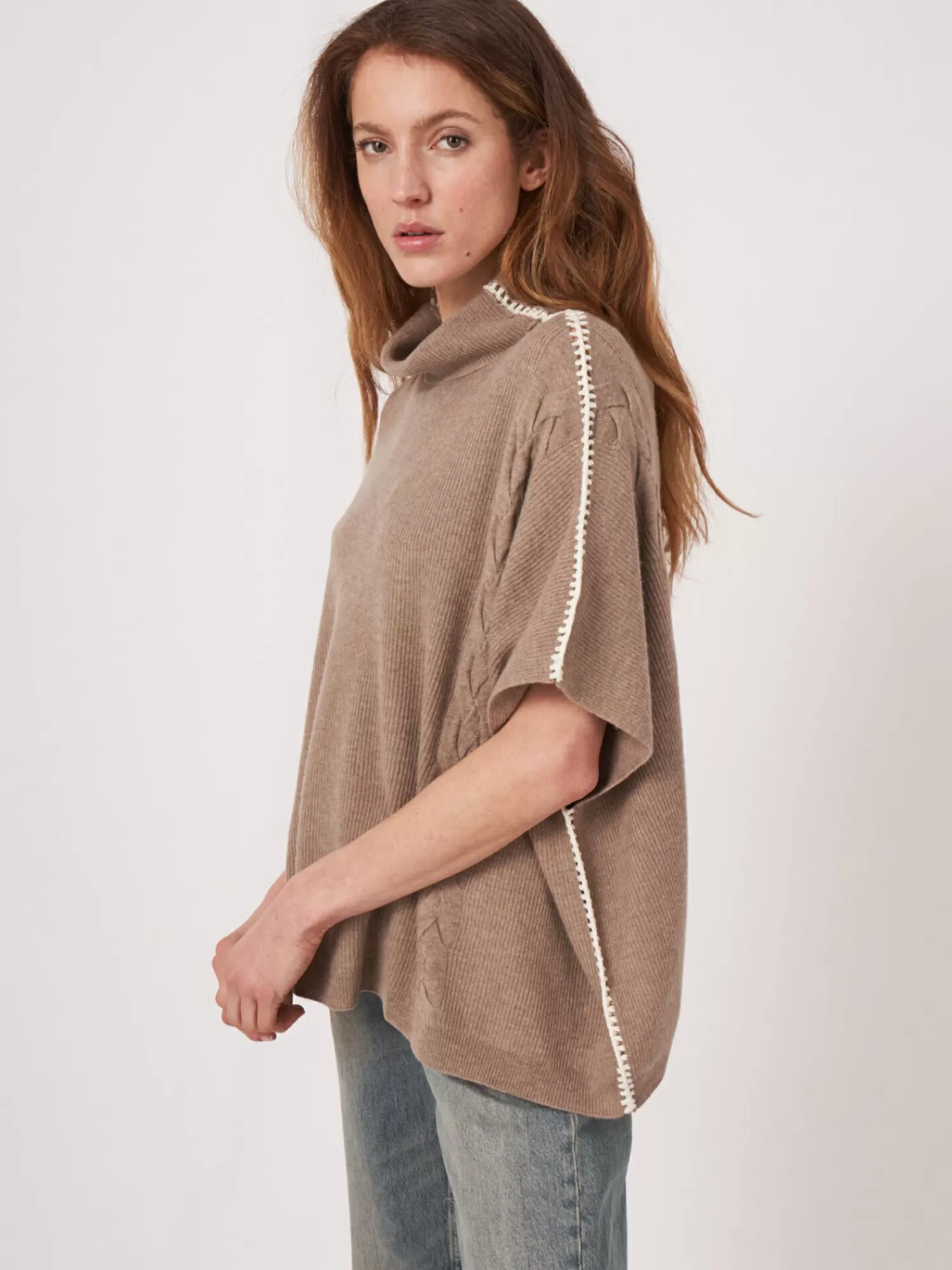 REPEAT cashmere Poncho's*Poncho met gehaakte details en kabelpatroon van cashmere mix Taupe