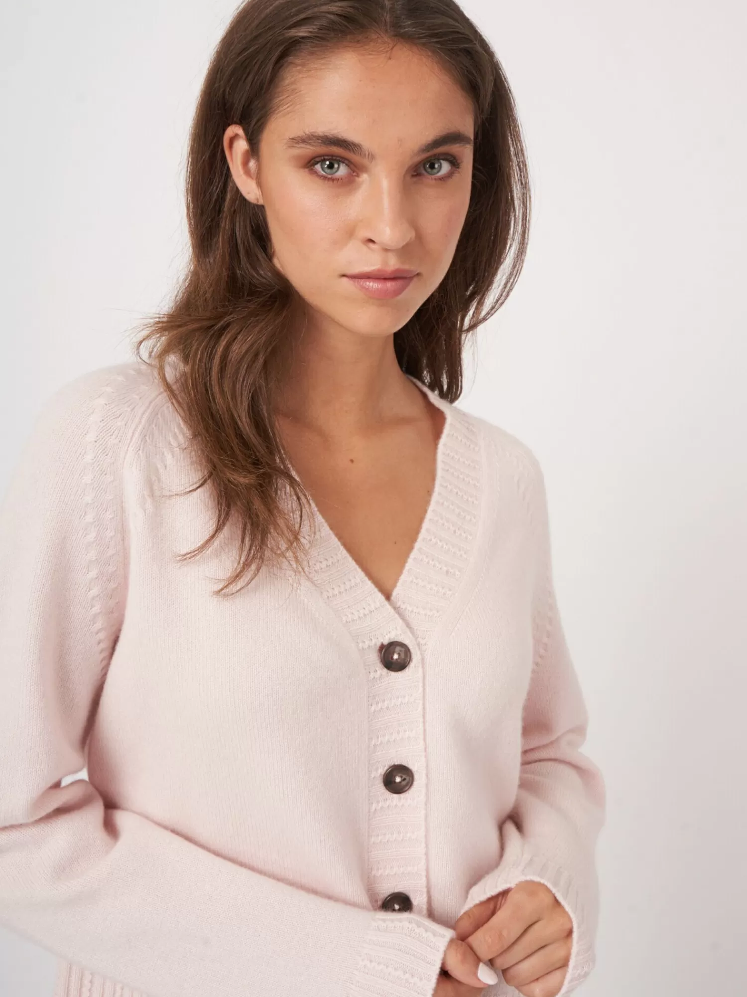 REPEAT cashmere Vesten | Organic Cashmere*Raglan vest van biologisch cashmere Powder