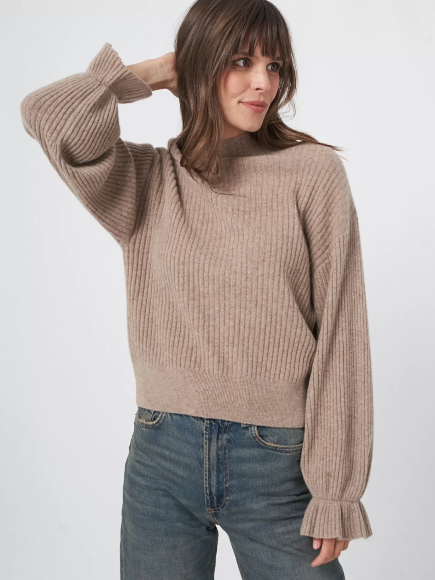 REPEAT cashmere Truien*Ribgebreide cashmere trui ruche aan de mouw Taupe