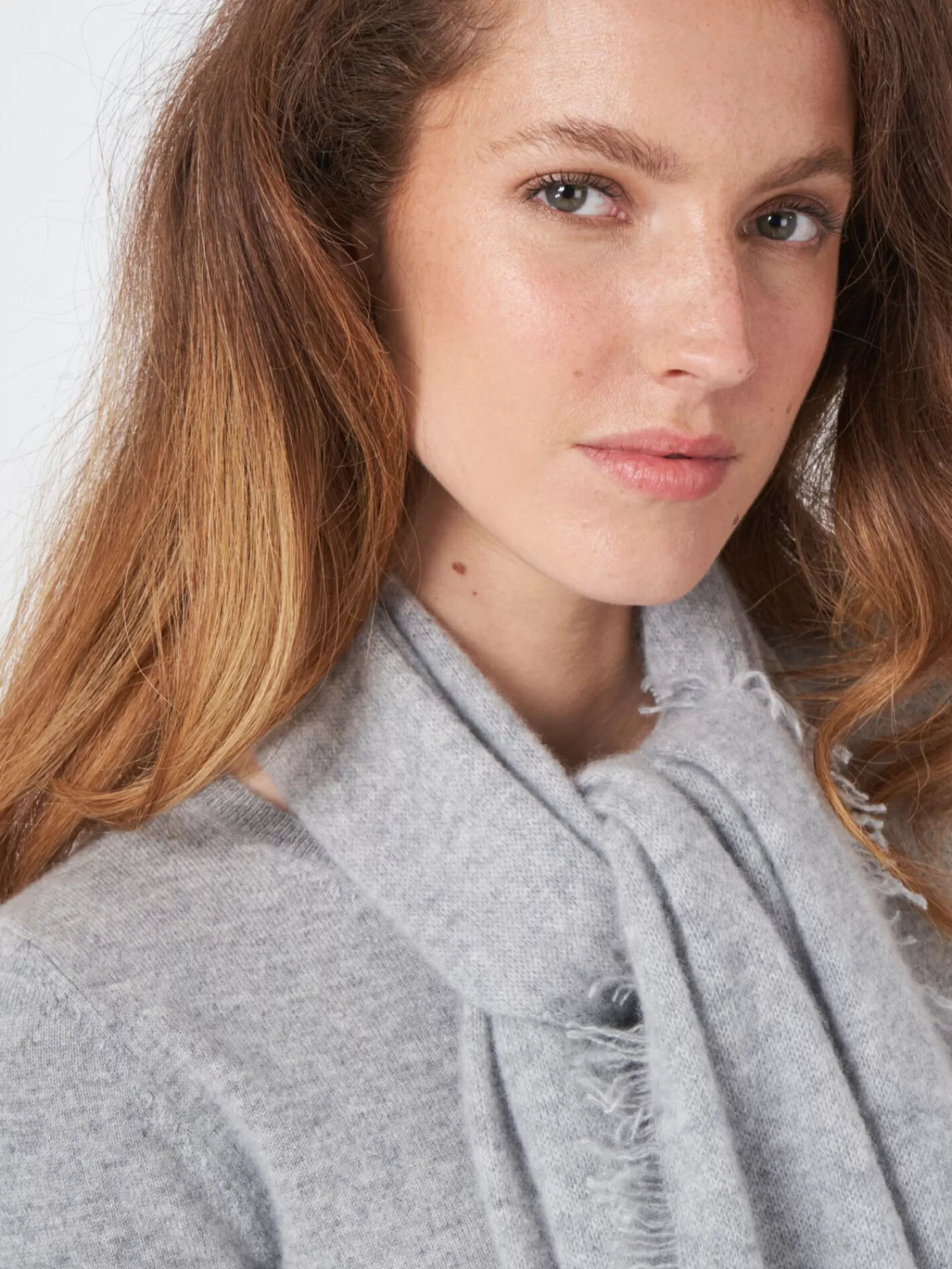 REPEAT cashmere Sjaals | Organic Cashmere*Sjaal met franjes van biologisch cashmere LightGrey