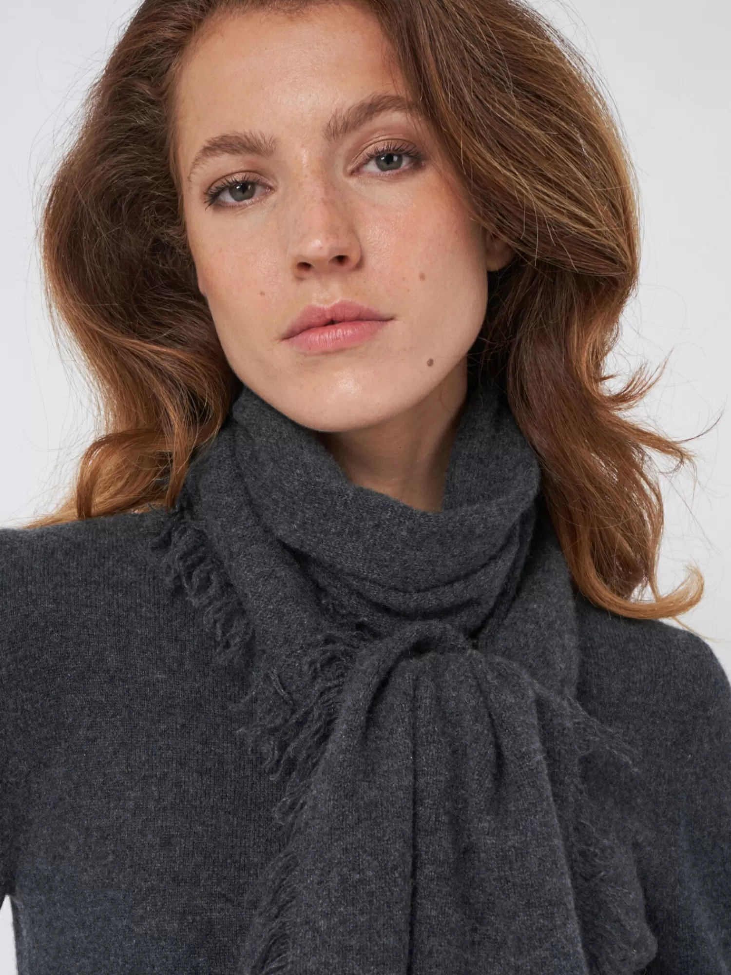 REPEAT cashmere Sjaals*Sjaal met franjes van biologisch cashmere Charcoal