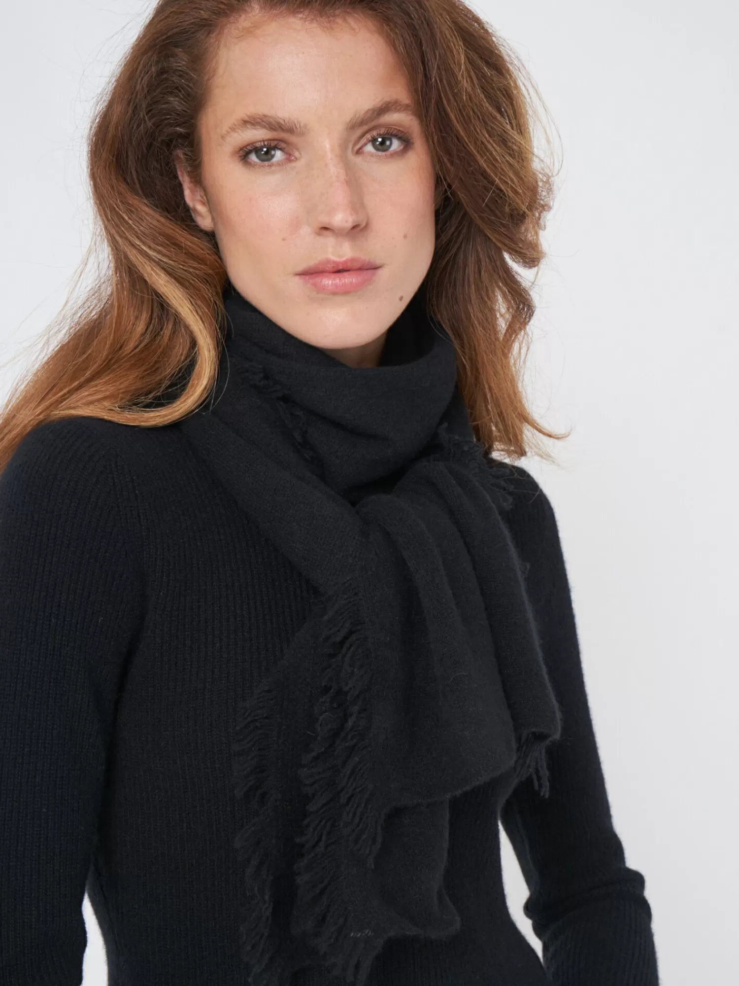 REPEAT cashmere Sjaals | Organic Cashmere*Sjaal met franjes van biologisch cashmere Black