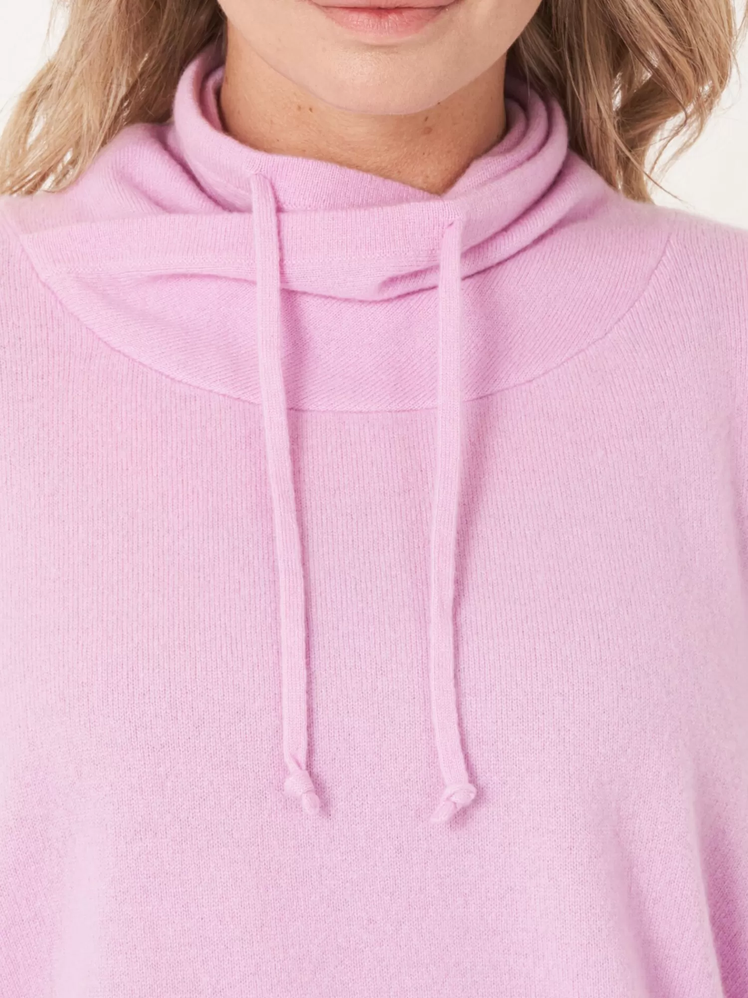 REPEAT cashmere Organic Cashmere | Truien*Sportieve cashmere trui met opstaande kraag met trekkoord Candy