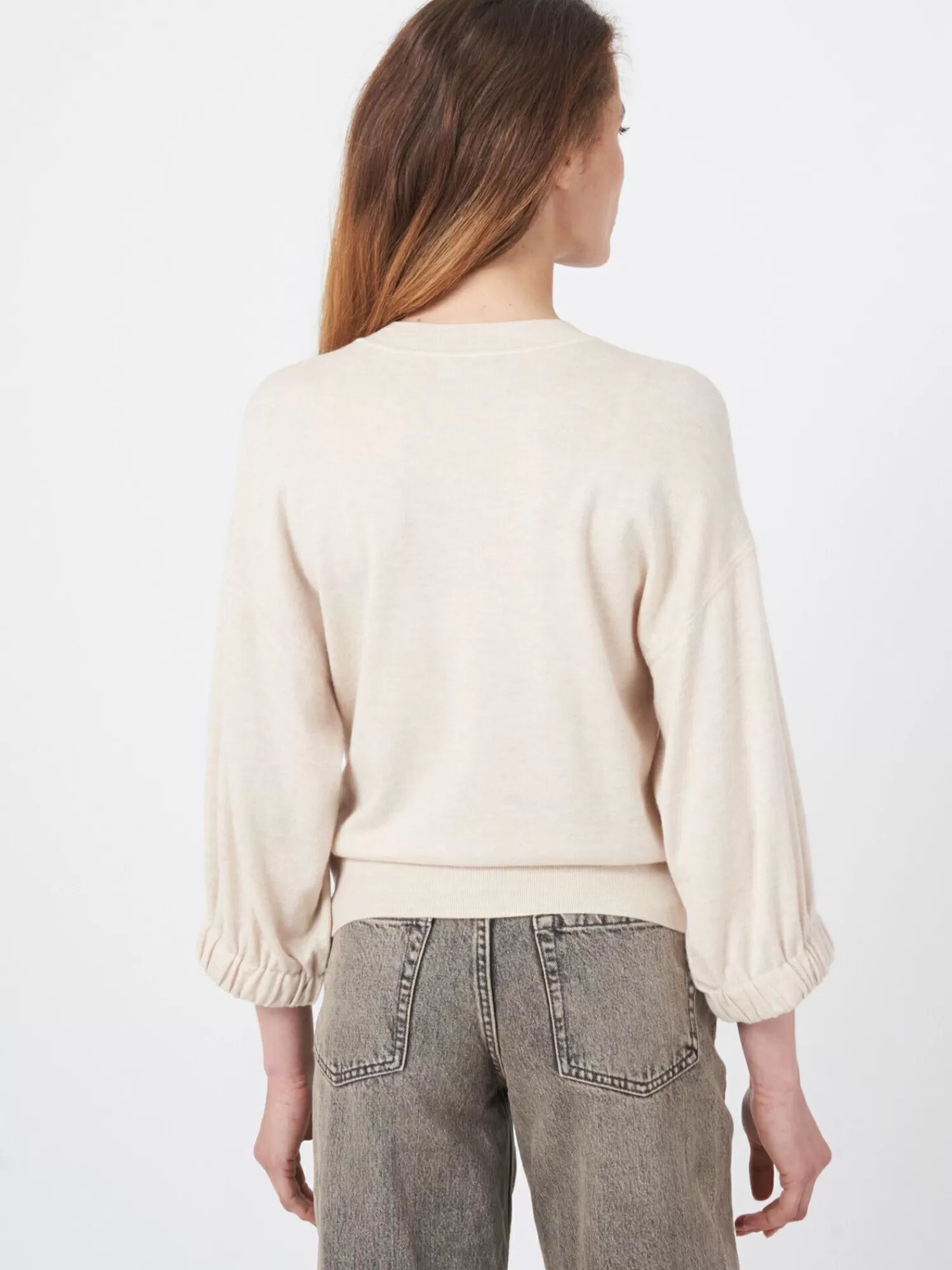 REPEAT cashmere Truien*Super fijn gebreide trui met oversized mouwen van cashmere mix LtBeige