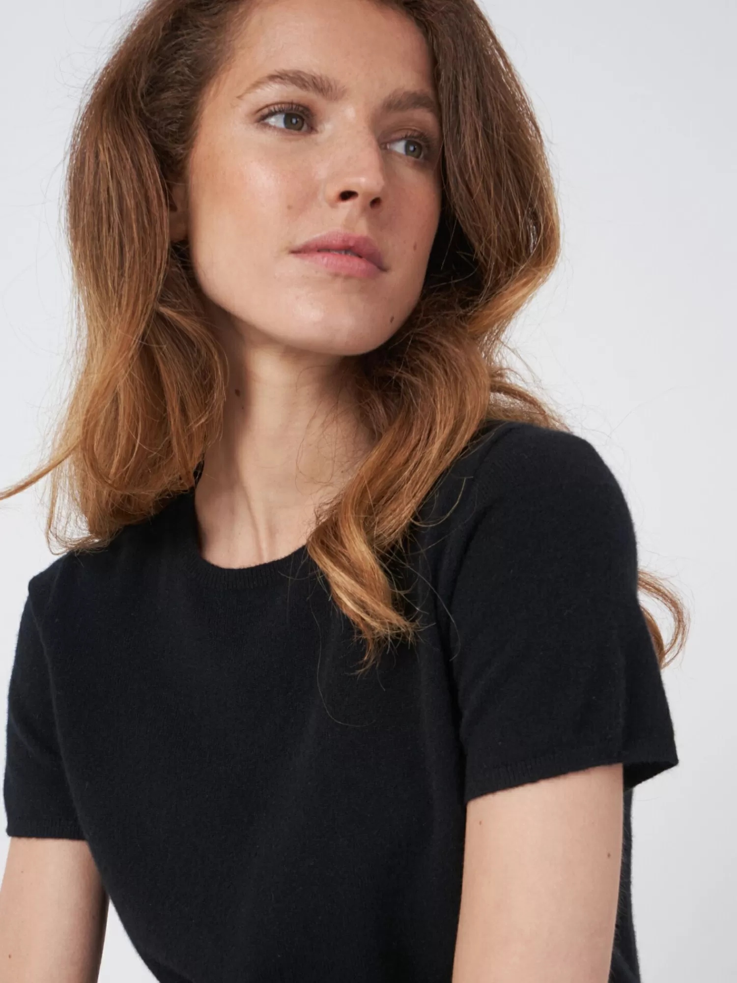 REPEAT cashmere Organic Cashmere | Truien*Trui met korte mouw naadloos gebreid van biologisch cashmere Black