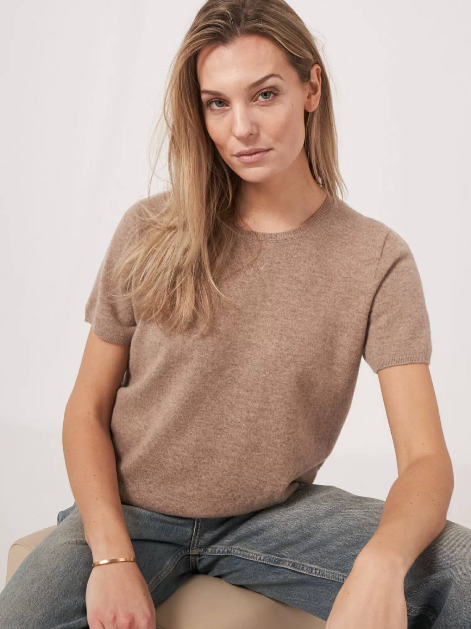 REPEAT cashmere Organic Cashmere | Truien*Trui met korte mouw naadloos gebreid van biologisch cashmere Taupe