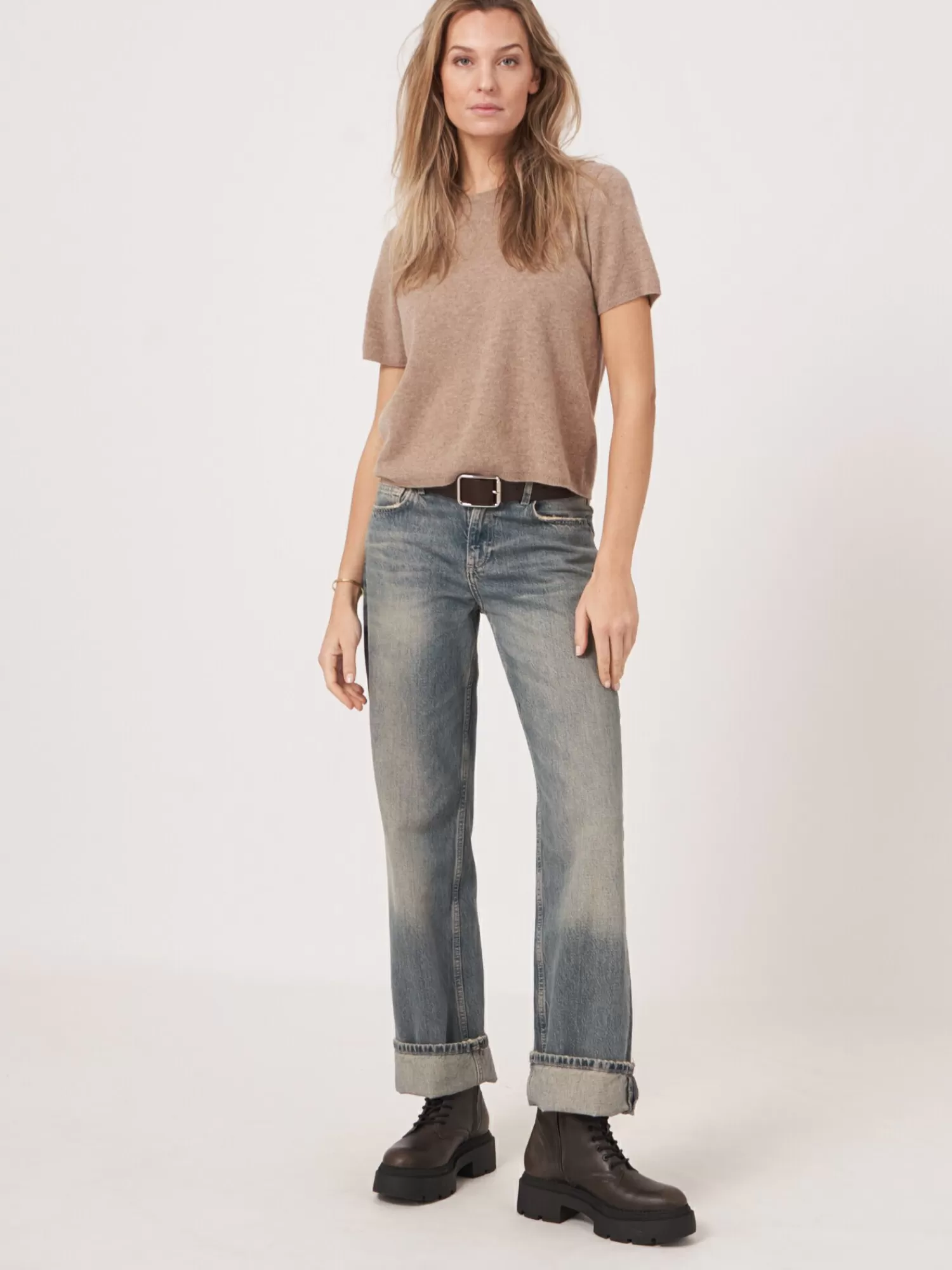 REPEAT cashmere Organic Cashmere | Truien*Trui met korte mouw naadloos gebreid van biologisch cashmere Taupe