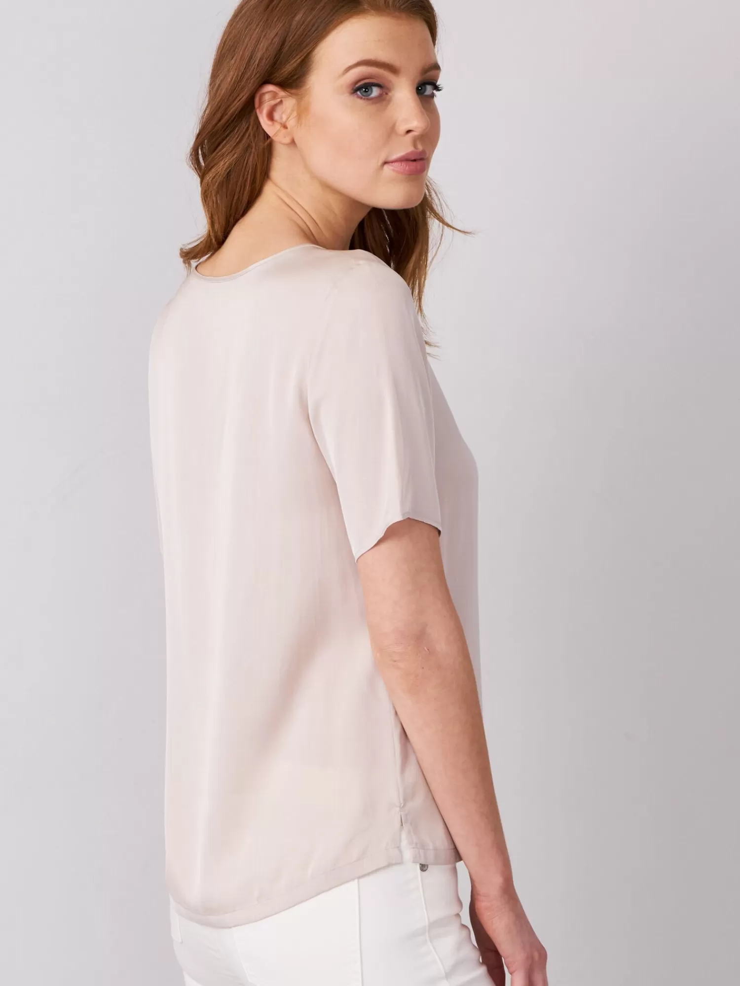 REPEAT cashmere Blouses*T-Shirt van zijde Beige